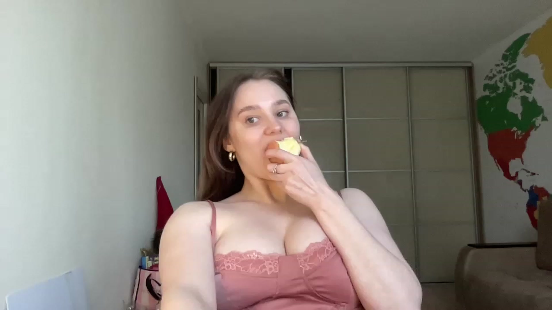 Gallery image thumbnail from TifanyTatum's myfreecams stream on, 05/13/2023, 15:01 image 14 of 20
