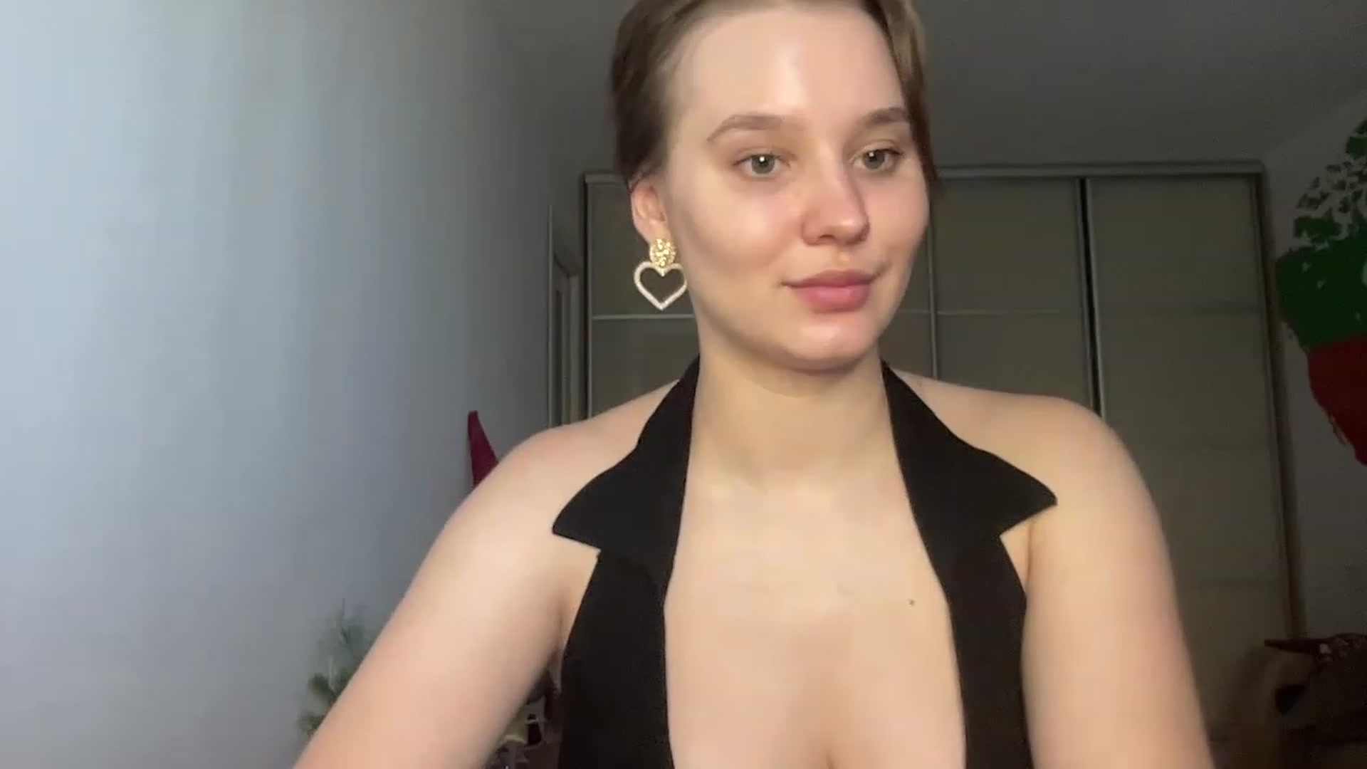 Gallery image thumbnail from TifanyTatum's myfreecams stream on, 08/22/2023, 12:01 image 17 of 20