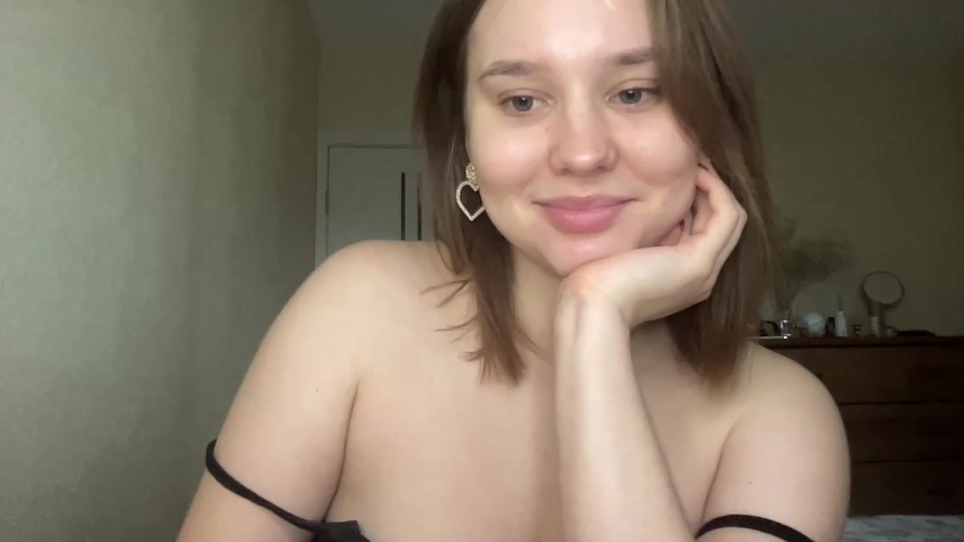 Gallery image thumbnail from TifanyTatum's myfreecams stream on, 10/16/2023, 10:16 image 10 of 20