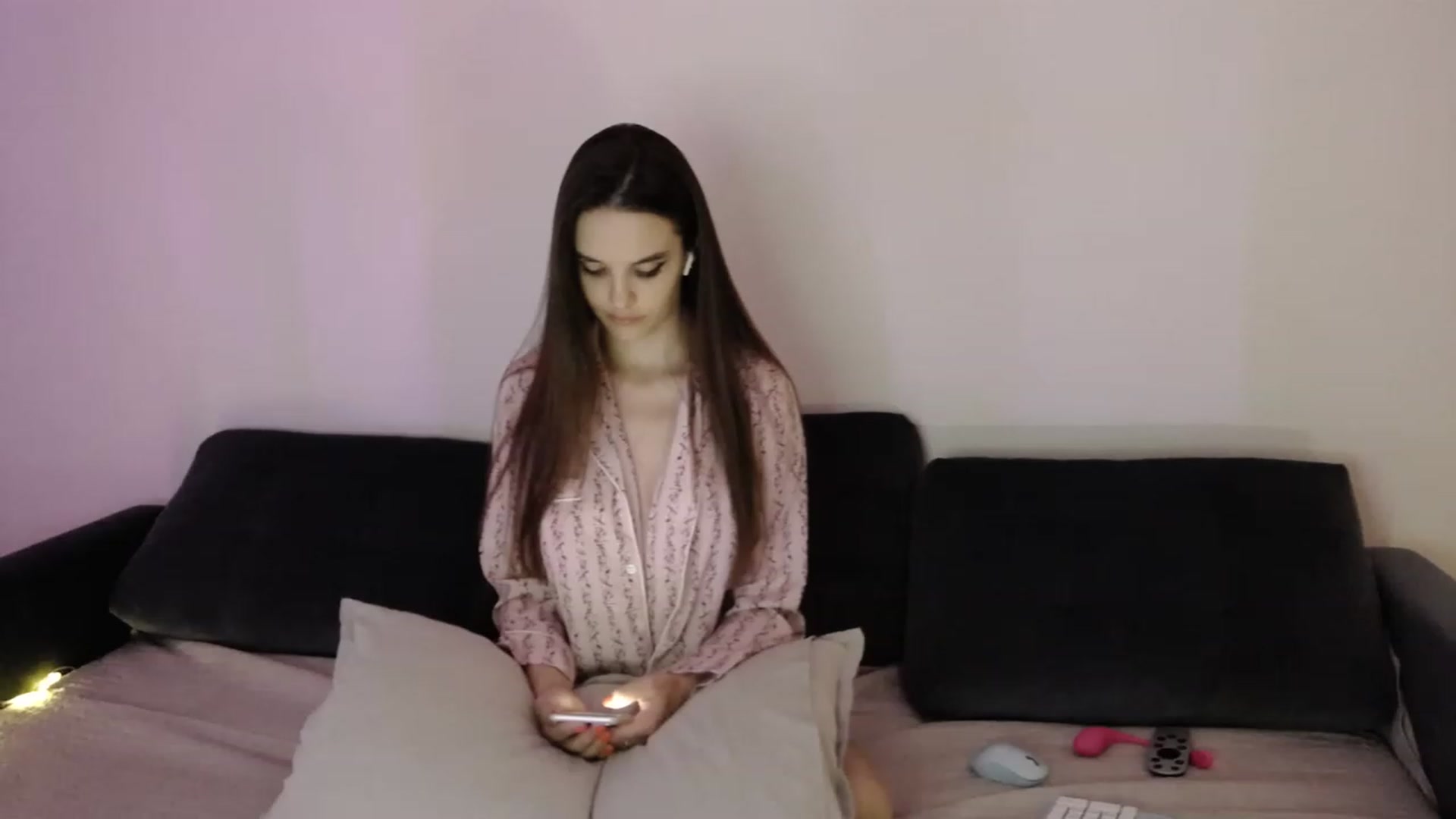 Gallery image thumbnail from Tifany_G's myfreecams stream on, 11/18/2022, 06:23 image 10 of 20
