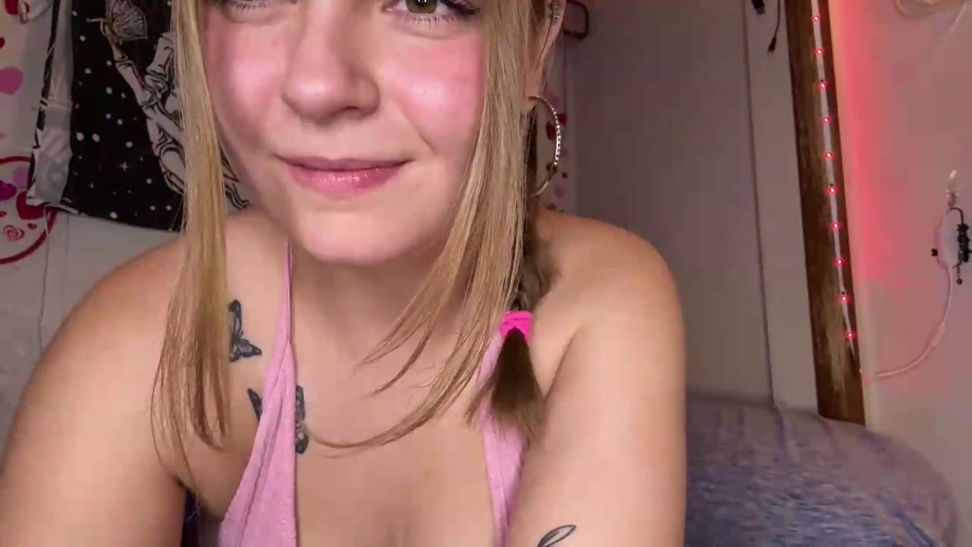 Gallery image thumbnail from TiffBaby6996's myfreecams stream on, 09/13/2026, 05:56 image 8 of 20