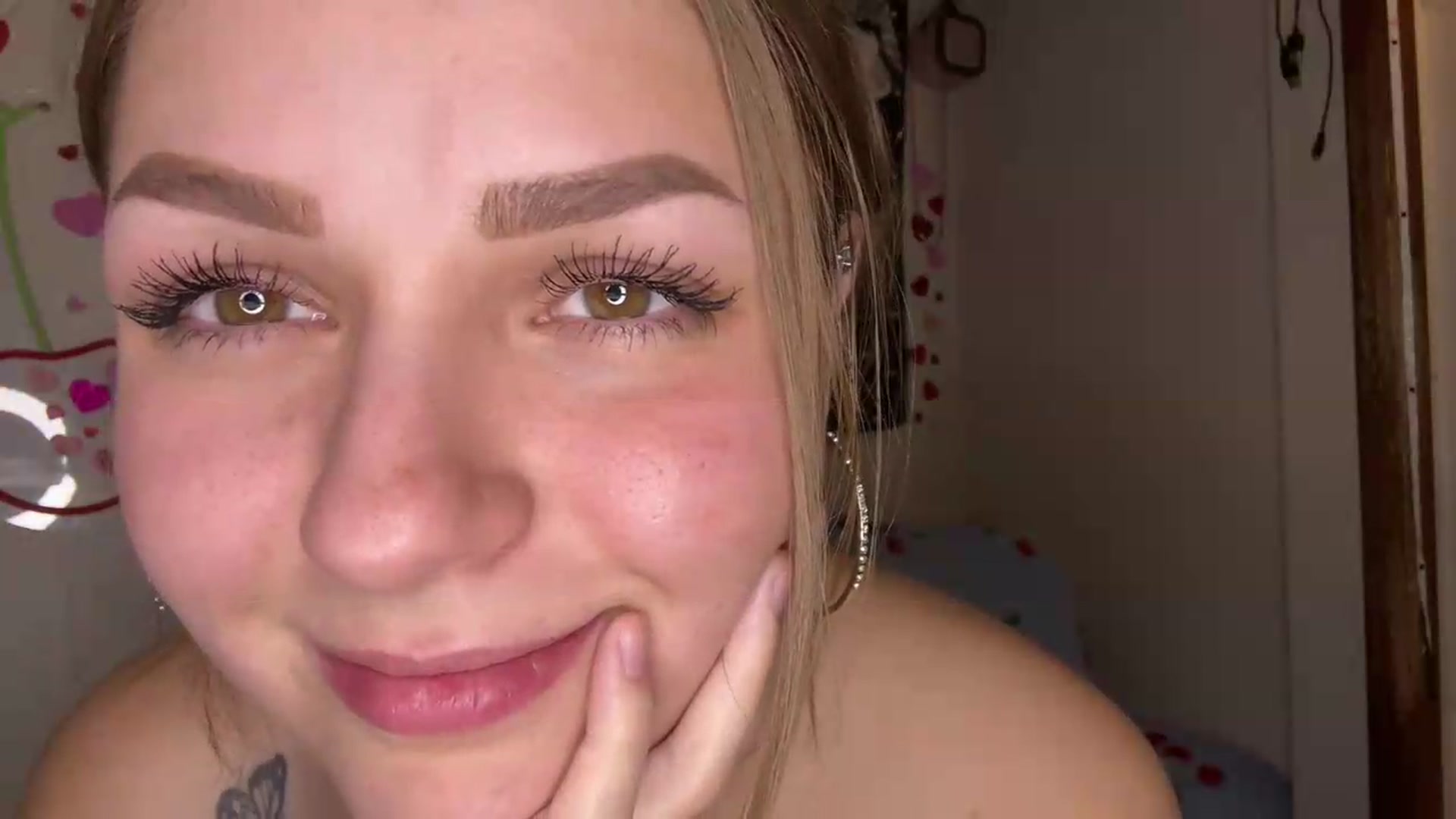 Gallery image thumbnail from TiffBaby6996's myfreecams stream on, 09/17/2026, 05:22 image 6 of 20
