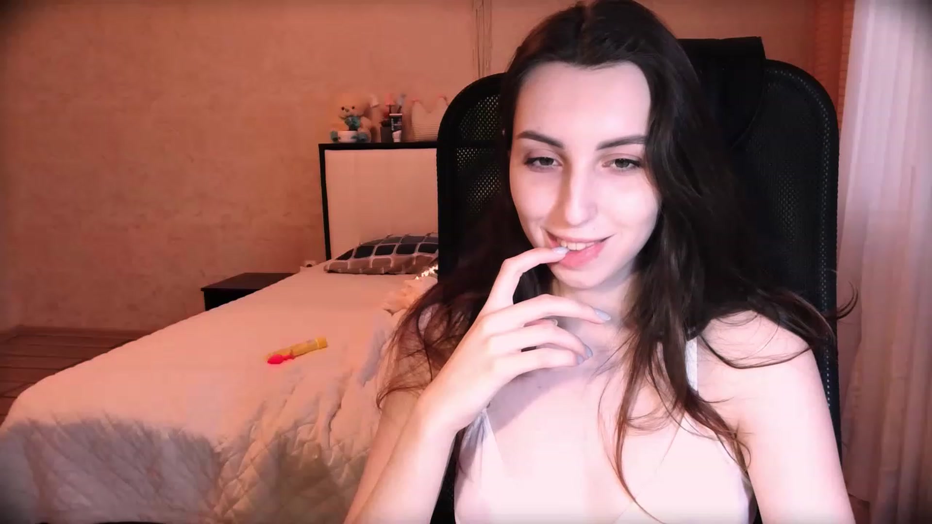 Gallery image thumbnail from Tiffani_xXx's myfreecams stream on, 12/08/2022, 09:50 image 20 of 20