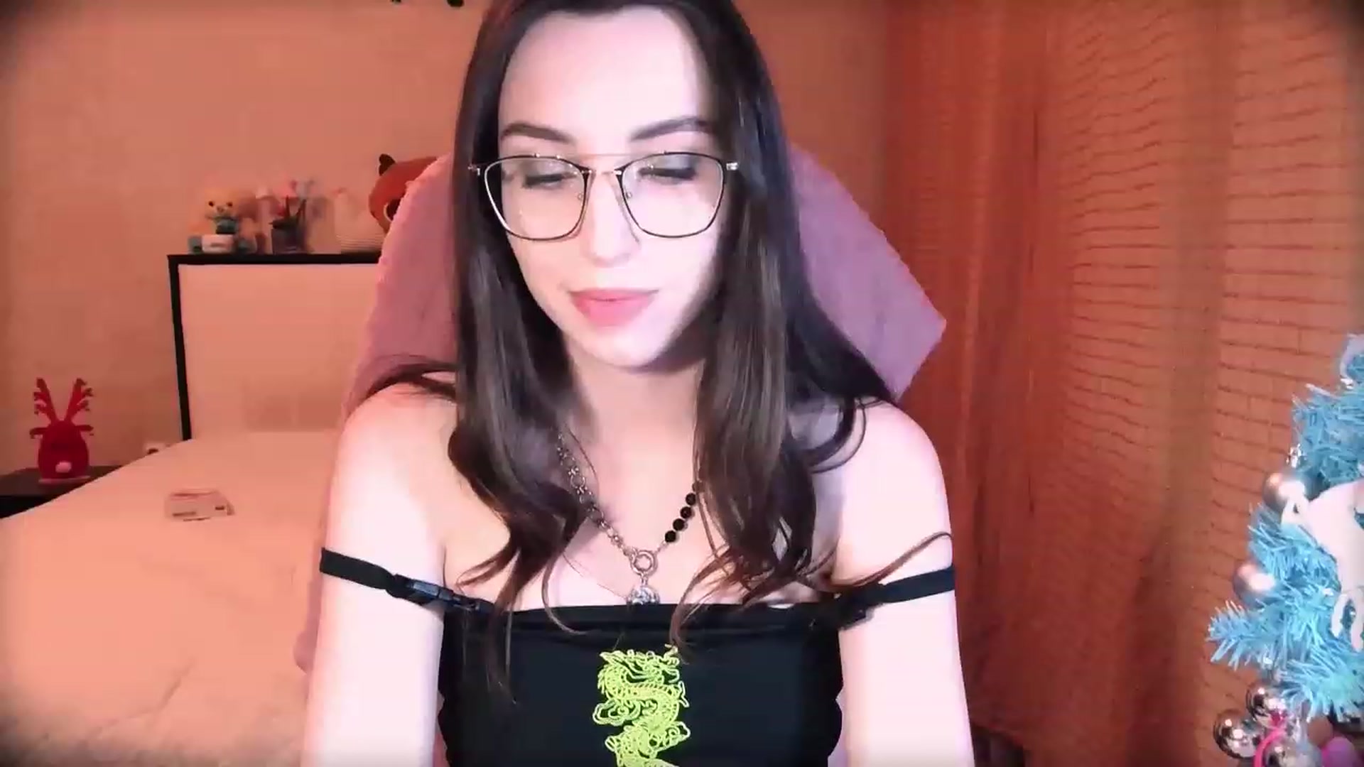 Gallery image thumbnail from Tiffani_xXx's myfreecams stream on, 12/17/2022, 13:16 image 7 of 20