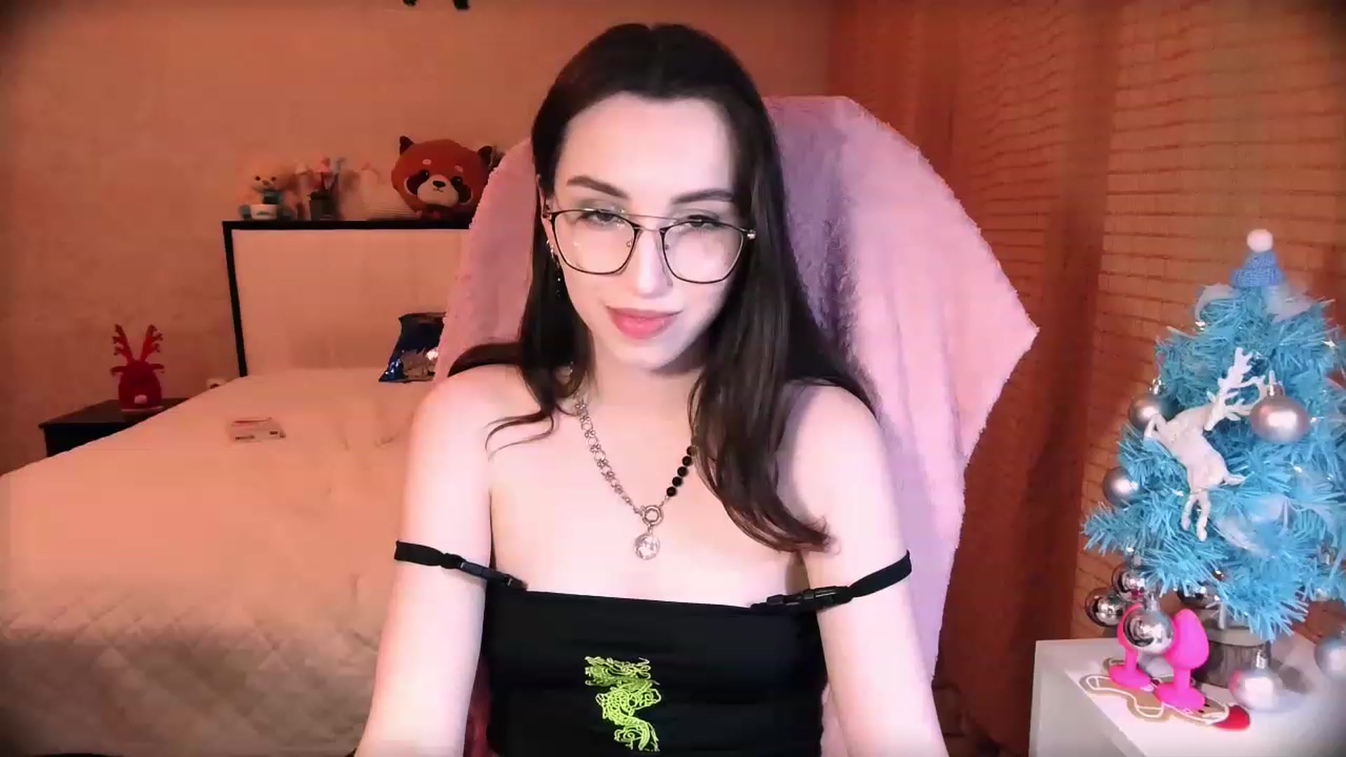 Gallery image thumbnail from Tiffani_xXx's myfreecams stream on, 12/17/2022, 13:16 image 11 of 20