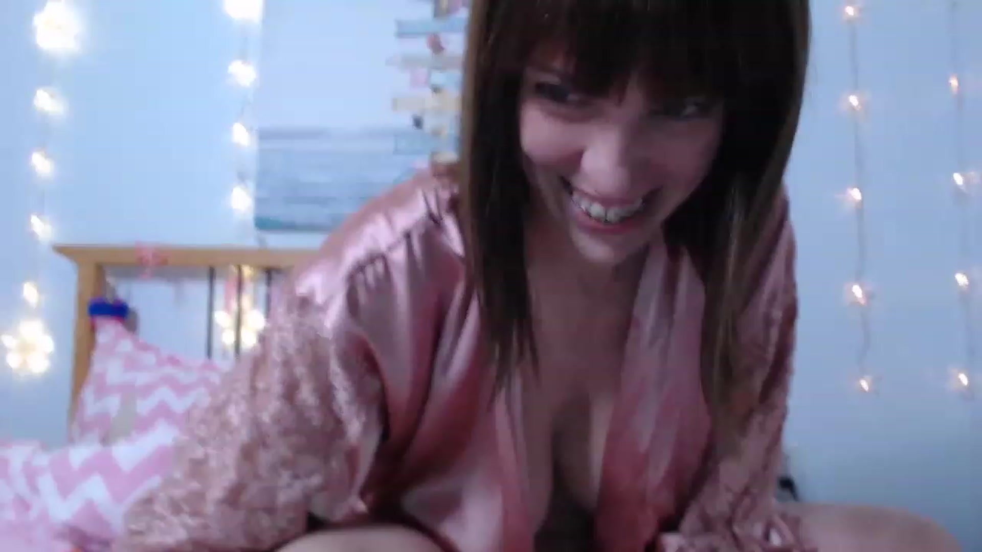 Gallery image thumbnail from TiffanyLace's myfreecams stream on, 11/27/2022, 07:34 image 17 of 20