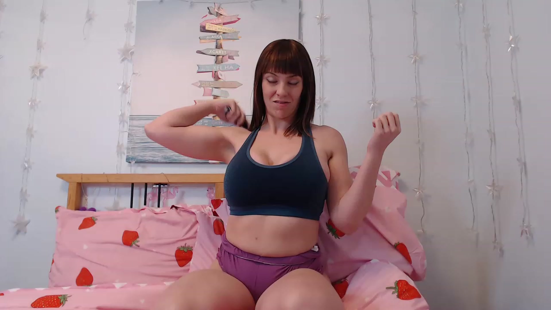 Gallery image thumbnail from TiffanyLace's myfreecams stream on, 12/11/2022, 20:08 image 11 of 20