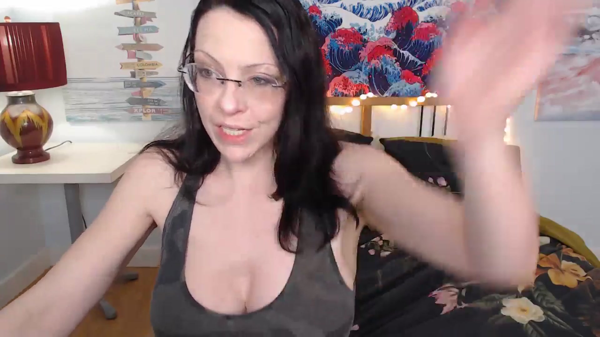 Gallery image thumbnail from TiffanyLace's myfreecams stream on, 12/25/2025, 21:43 image 5 of 20