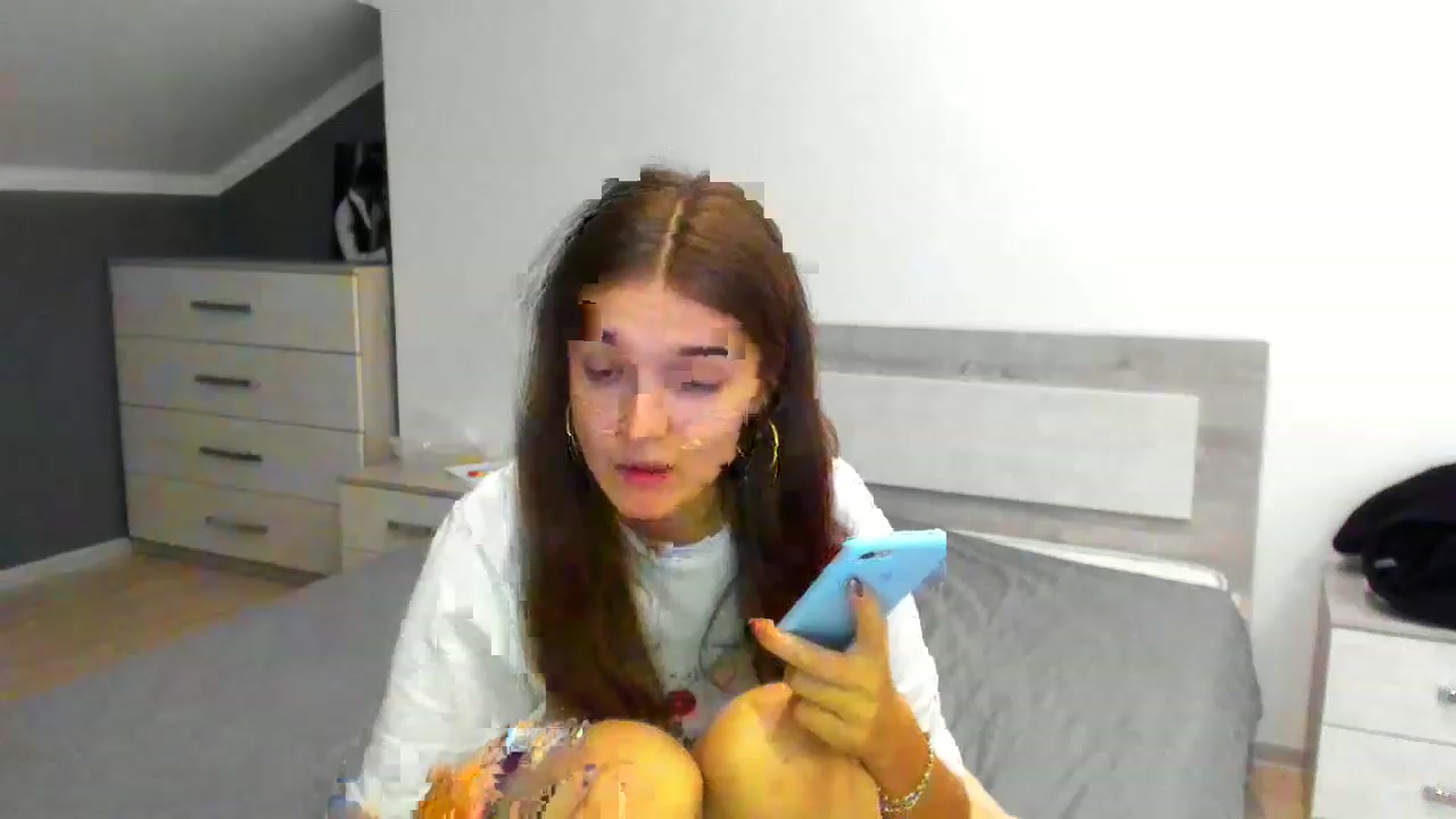 Gallery image thumbnail from TiffanyShinee's myfreecams stream on, 12/23/2022, 18:43 image 17 of 20