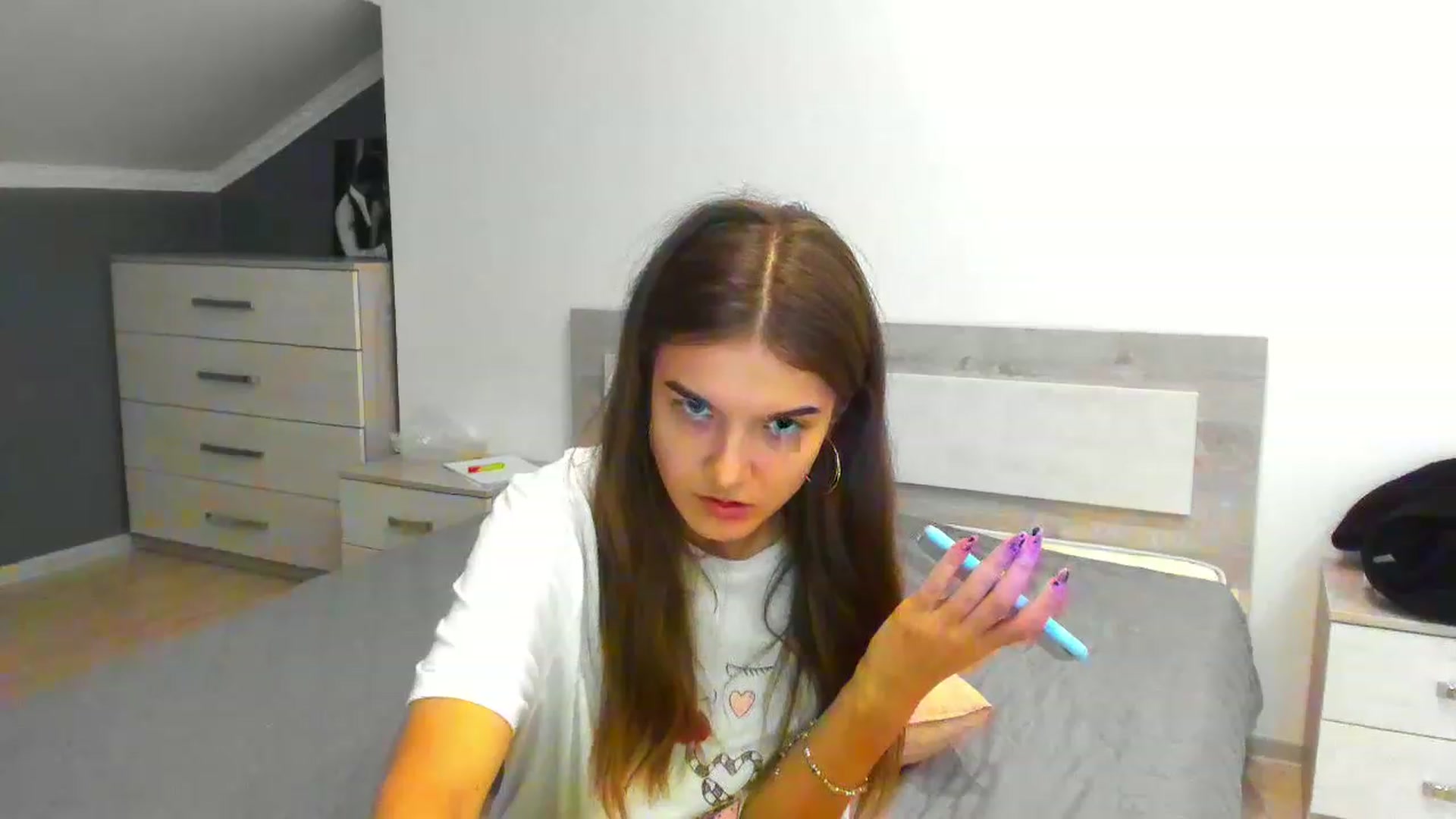 Gallery image thumbnail from TiffanyShinee's myfreecams stream on, 12/23/2022, 18:43 image 10 of 20