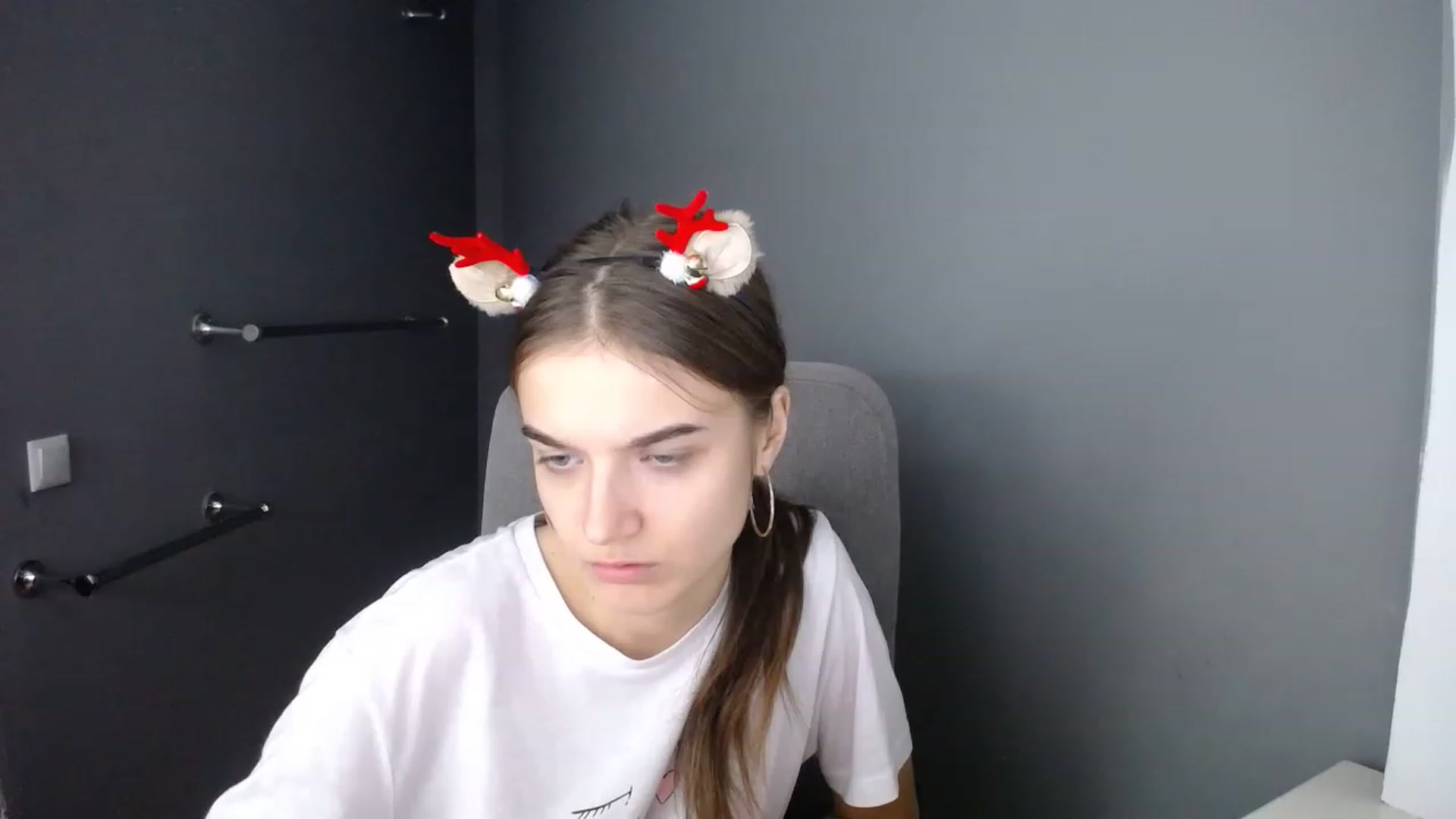 Gallery image thumbnail from TiffanyShinee's myfreecams stream on, 12/24/2022, 15:31 image 14 of 20