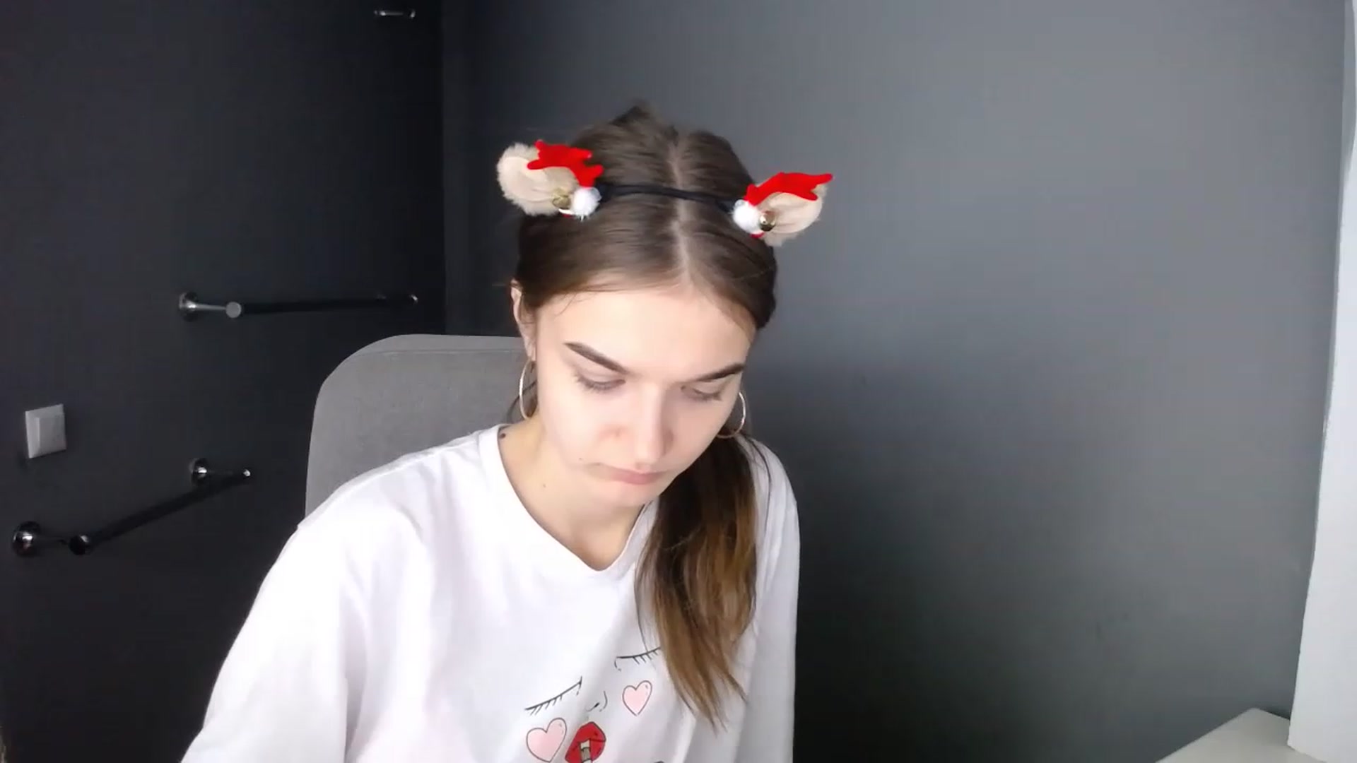 Gallery image thumbnail from TiffanyShinee's myfreecams stream on, 12/24/2022, 15:31 image 7 of 20