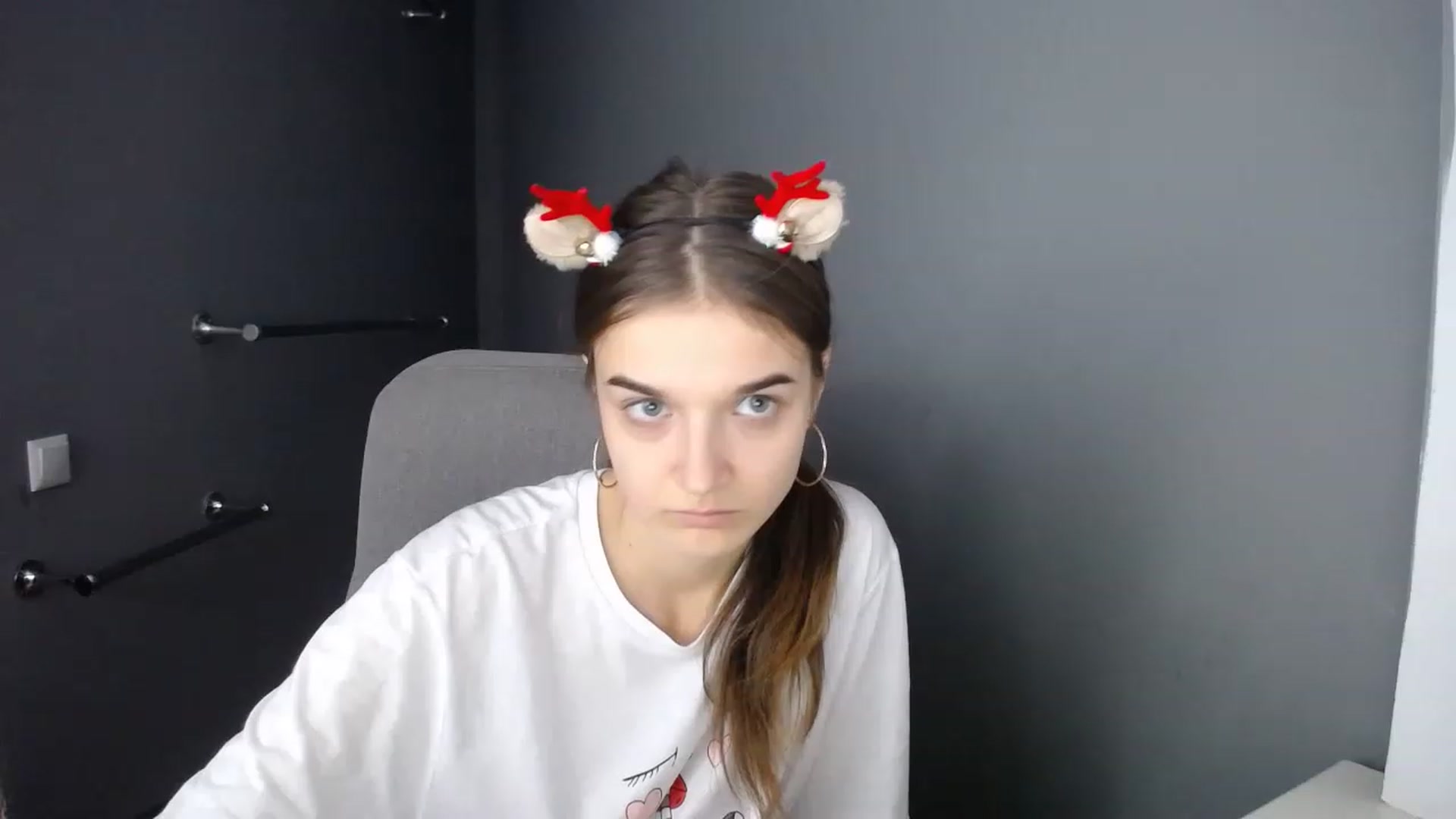 Gallery image thumbnail from TiffanyShinee's myfreecams stream on, 12/24/2022, 15:31 image 2 of 20