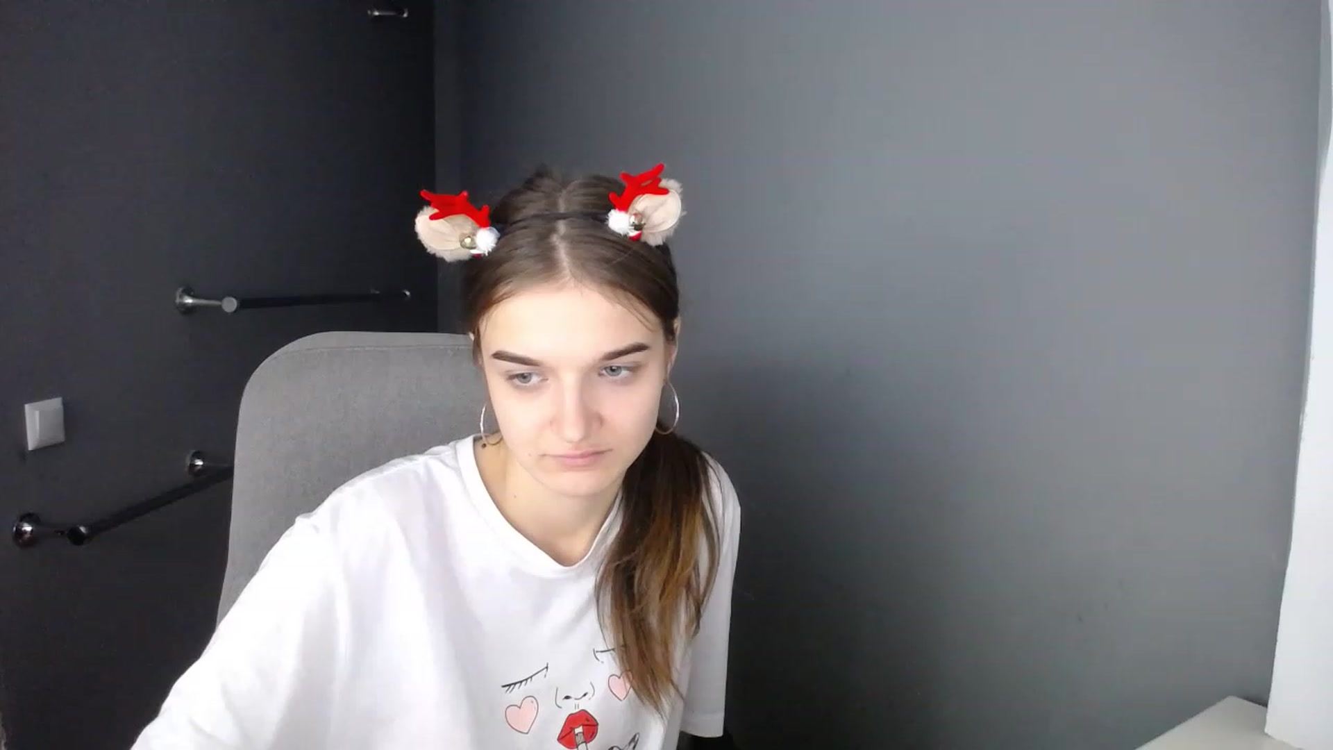 Gallery image thumbnail from TiffanyShinee's myfreecams stream on, 12/24/2022, 15:31 image 9 of 20
