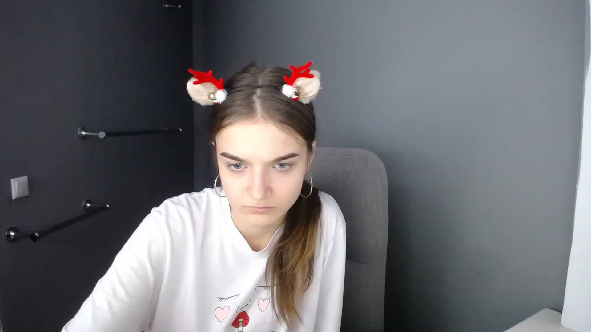 Gallery image thumbnail from TiffanyShinee's myfreecams stream on, 12/24/2022, 15:31 image 6 of 20