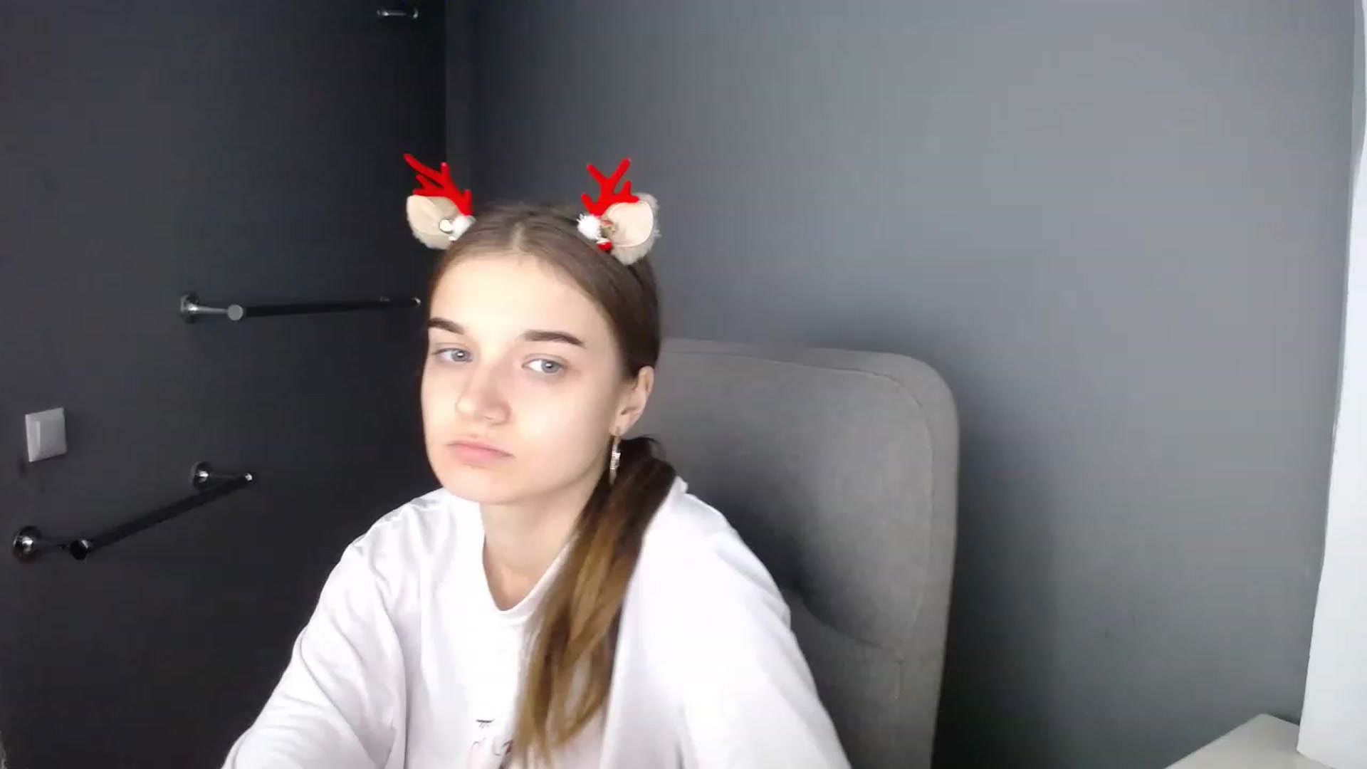 Gallery image thumbnail from TiffanyShinee's myfreecams stream on, 12/24/2022, 15:31 image 18 of 20