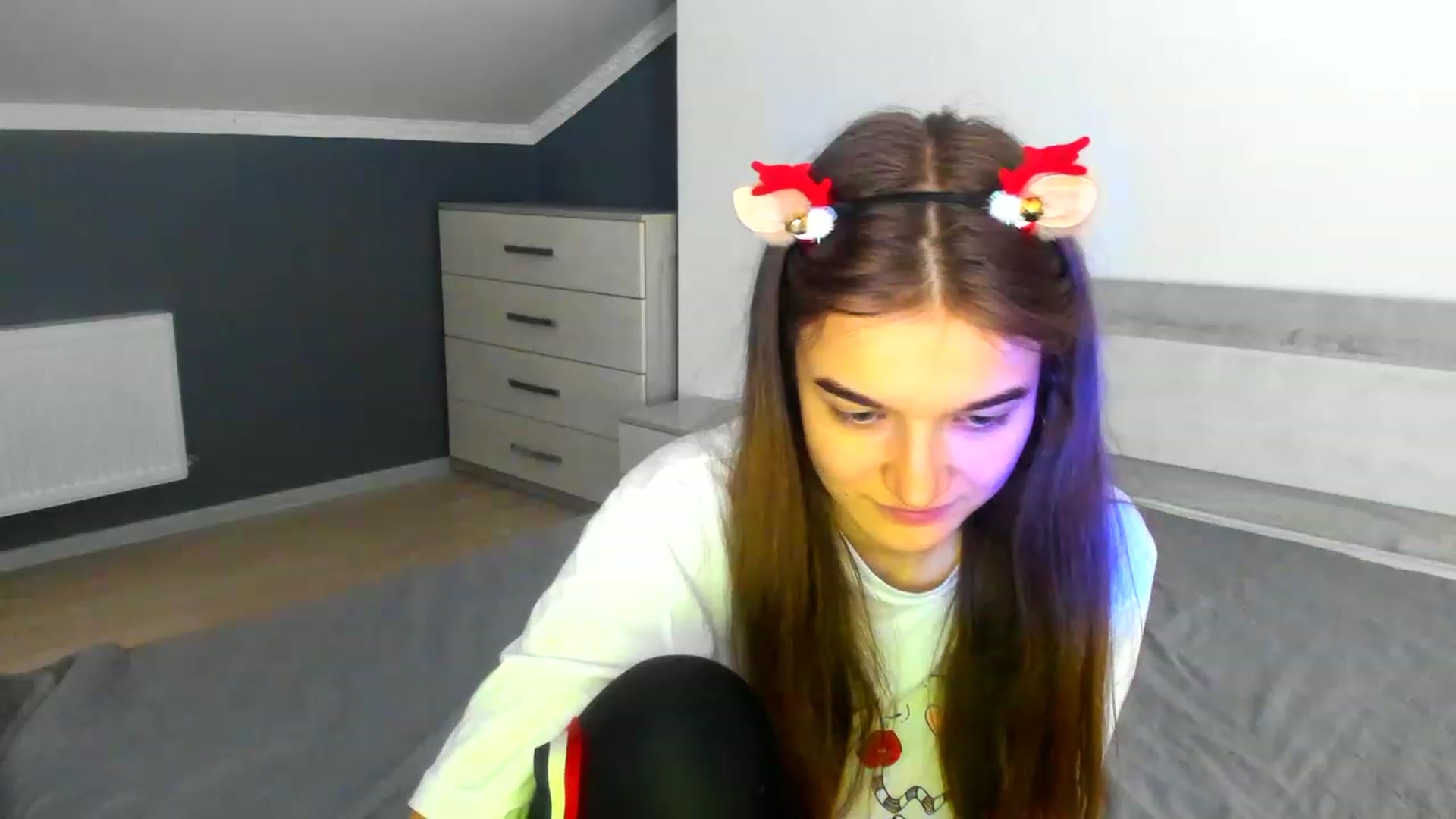 Gallery image thumbnail from TiffanyShinee's myfreecams stream on, 12/25/2022, 20:41 image 9 of 20