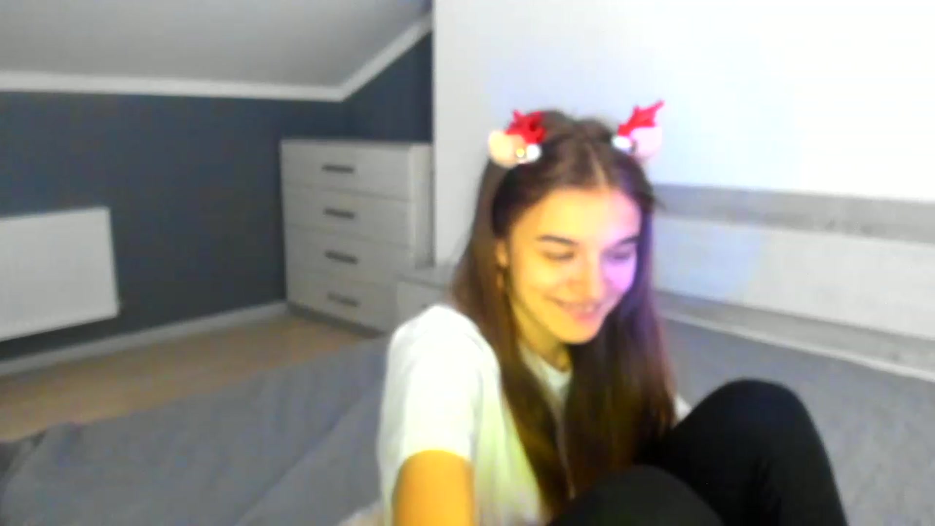 Gallery image thumbnail from TiffanyShinee's myfreecams stream on, 12/25/2022, 20:41 image 14 of 20