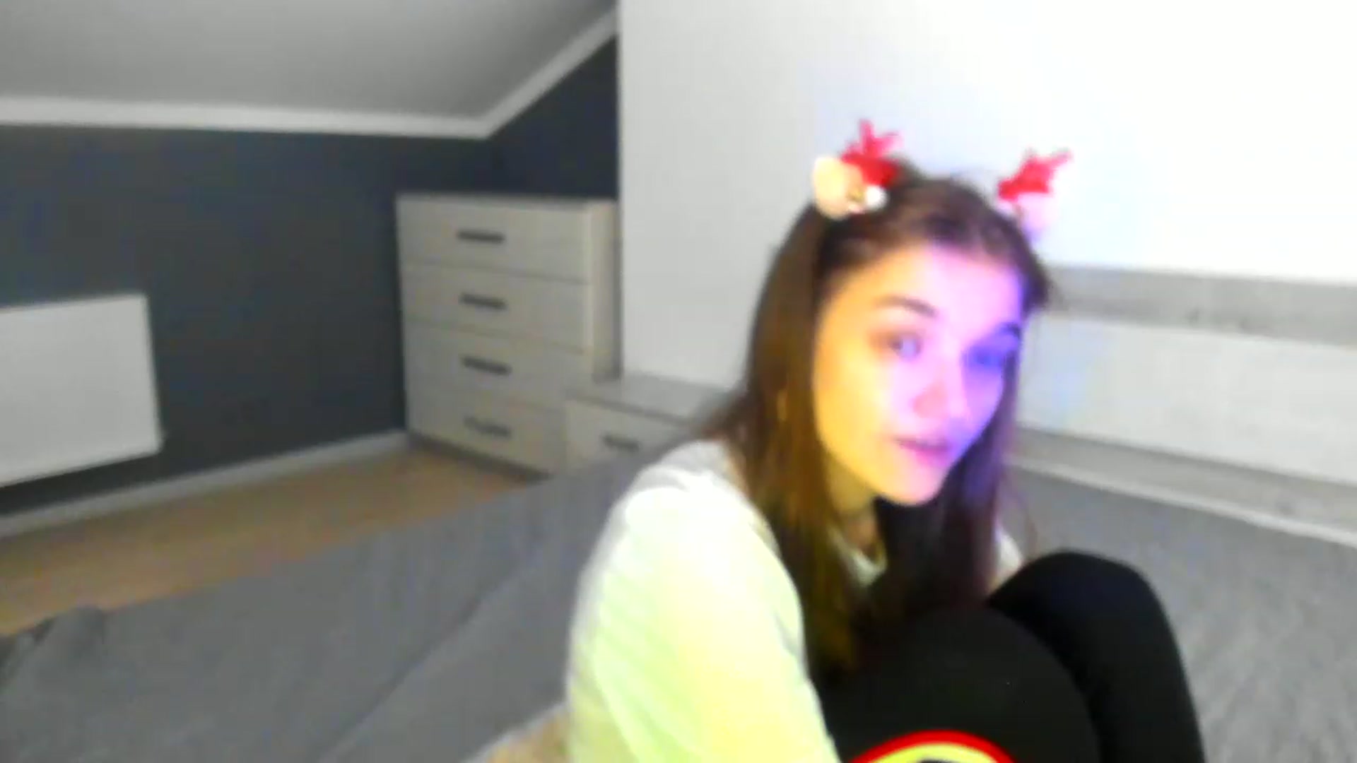 Gallery image thumbnail from TiffanyShinee's myfreecams stream on, 12/25/2022, 20:41 image 13 of 20