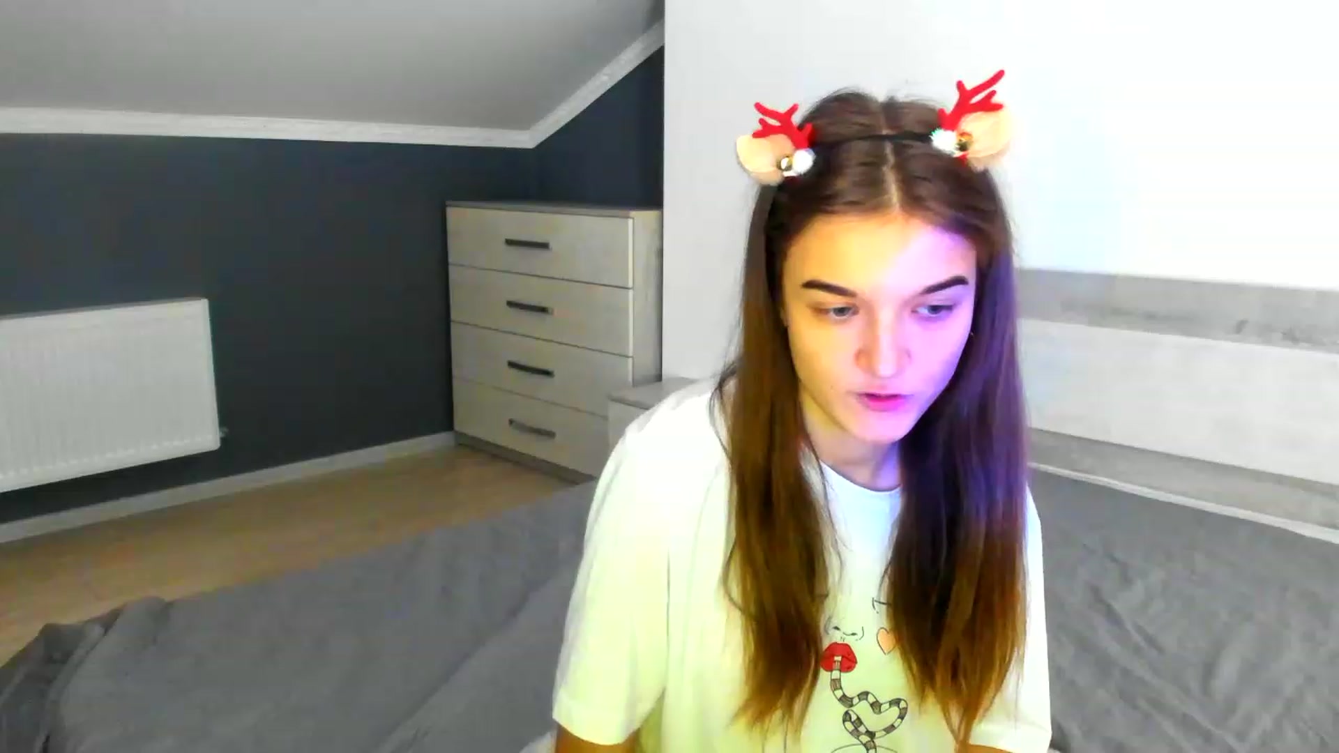 Gallery image thumbnail from TiffanyShinee's myfreecams stream on, 12/25/2022, 20:41 image 16 of 20