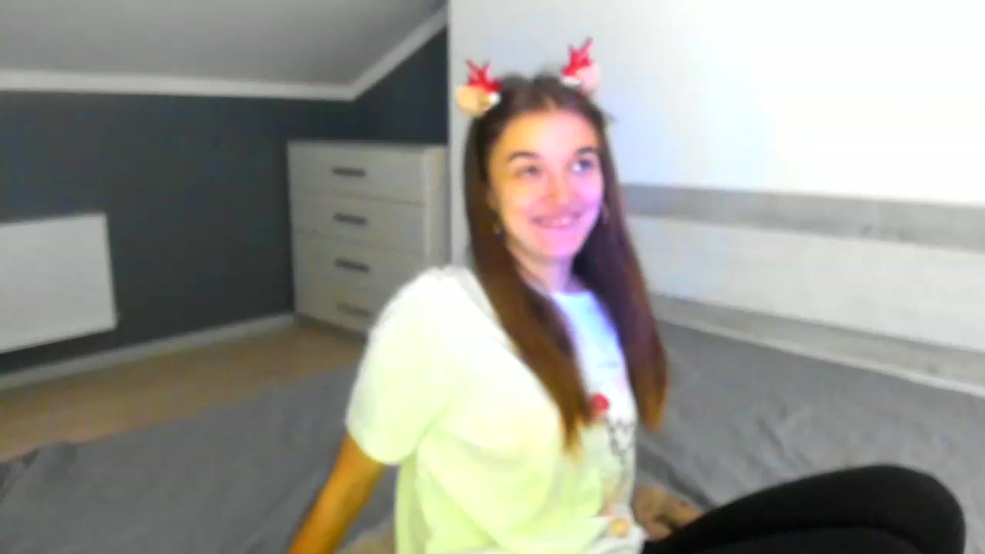 Gallery image thumbnail from TiffanyShinee's myfreecams stream on, 12/25/2022, 20:41 image 12 of 20