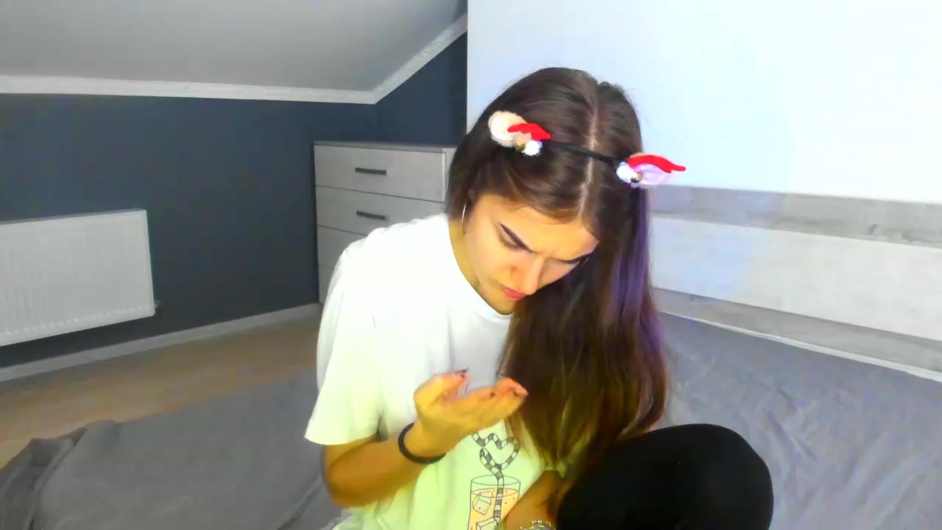 Gallery image thumbnail from TiffanyShinee's myfreecams stream on, 12/25/2022, 20:41 image 18 of 20