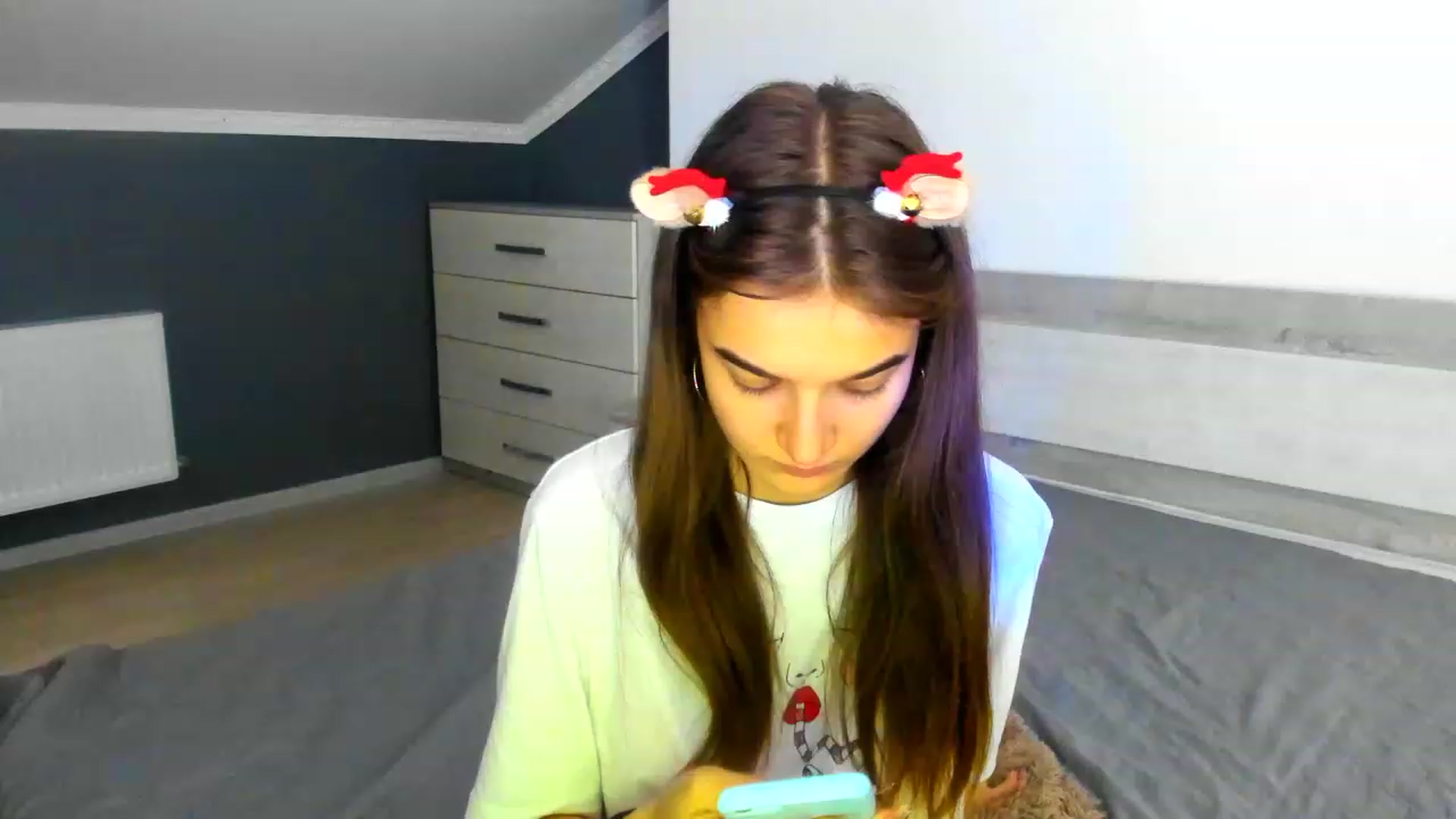 Gallery image thumbnail from TiffanyShinee's myfreecams stream on, 12/25/2022, 20:41 image 5 of 20