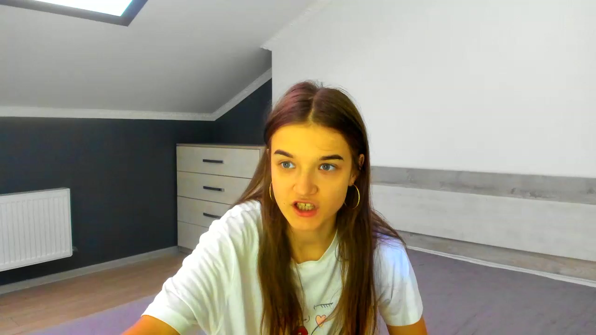 Gallery image thumbnail from TiffanyShinee's myfreecams stream on, 12/26/2022, 13:12 image 1 of 20