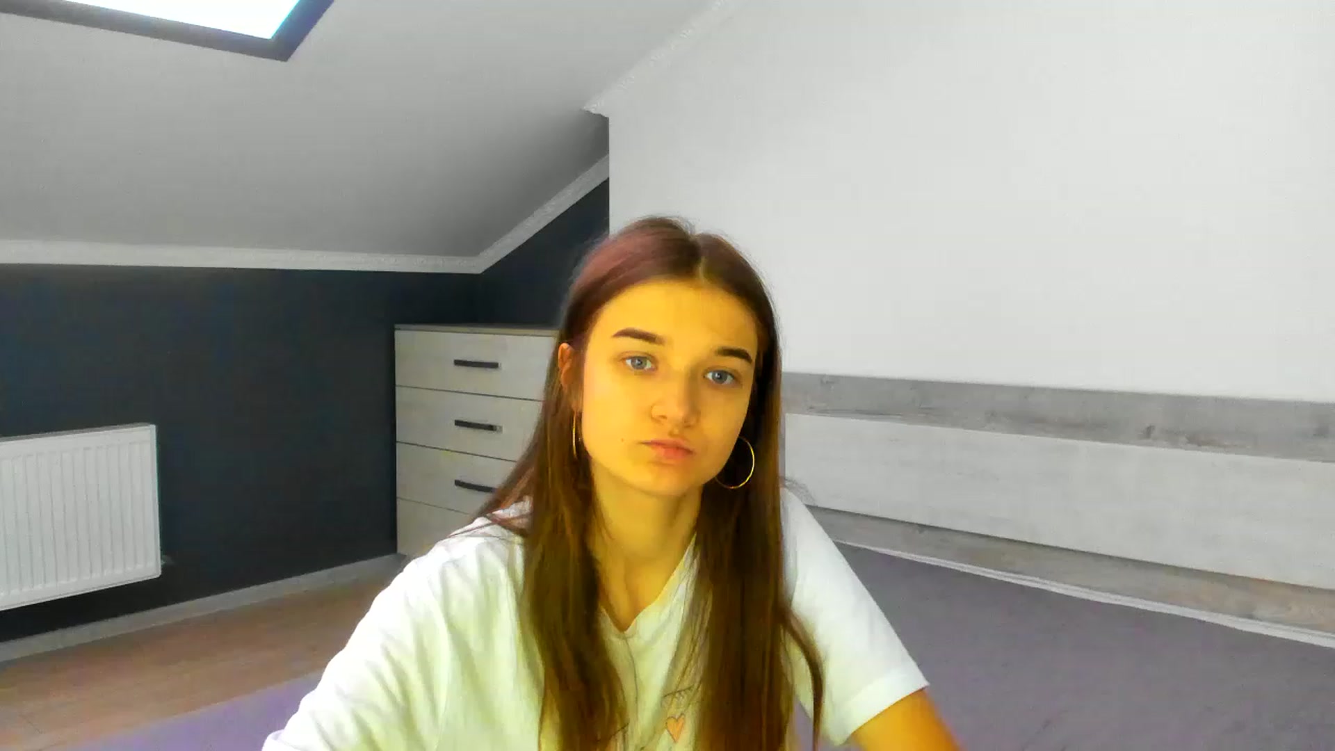 Gallery image thumbnail from TiffanyShinee's myfreecams stream on, 12/26/2022, 13:12 image 10 of 20