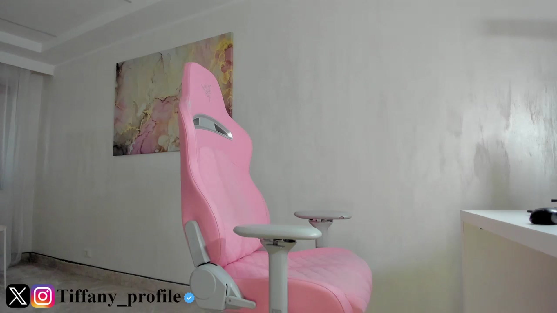 Gallery image thumbnail from Tiffany_H's myfreecams stream on, 11/27/2025, 12:24 image 16 of 20