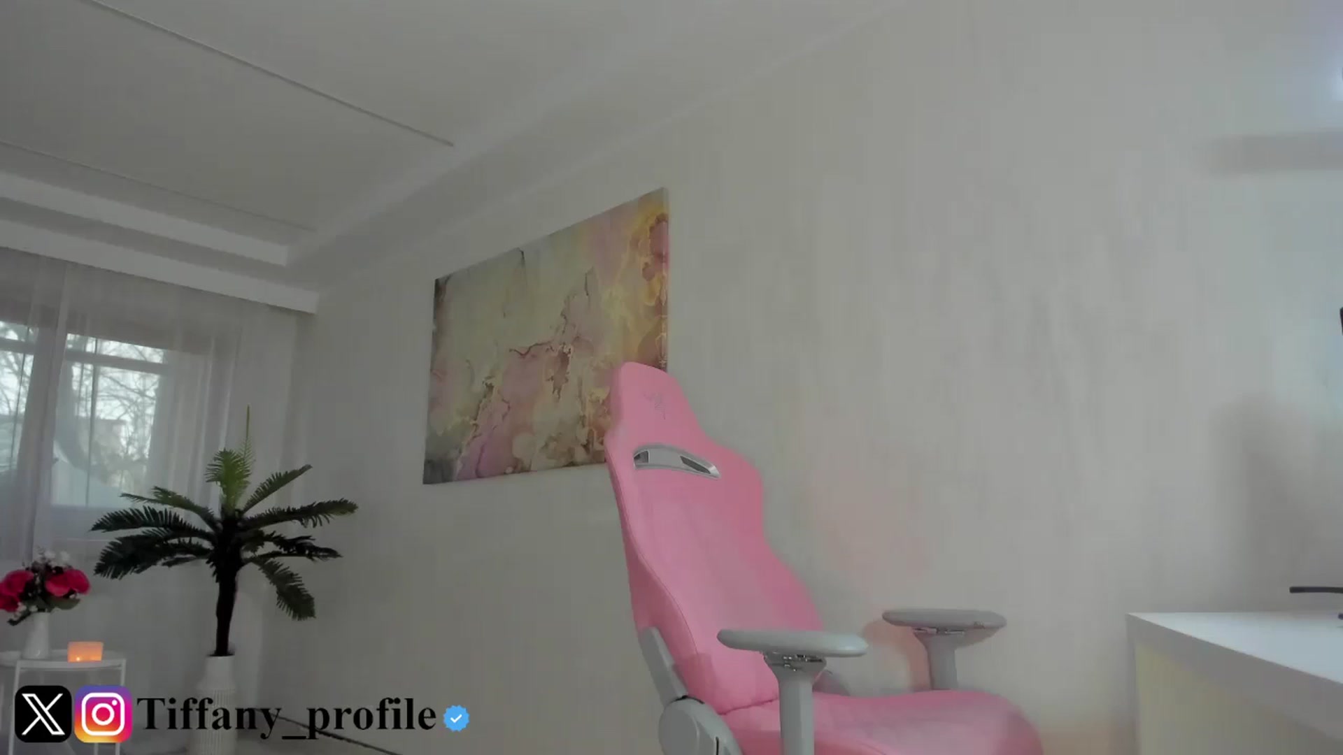 Gallery image thumbnail from Tiffany_H's myfreecams stream on, 11/28/2025, 12:39 image 18 of 20