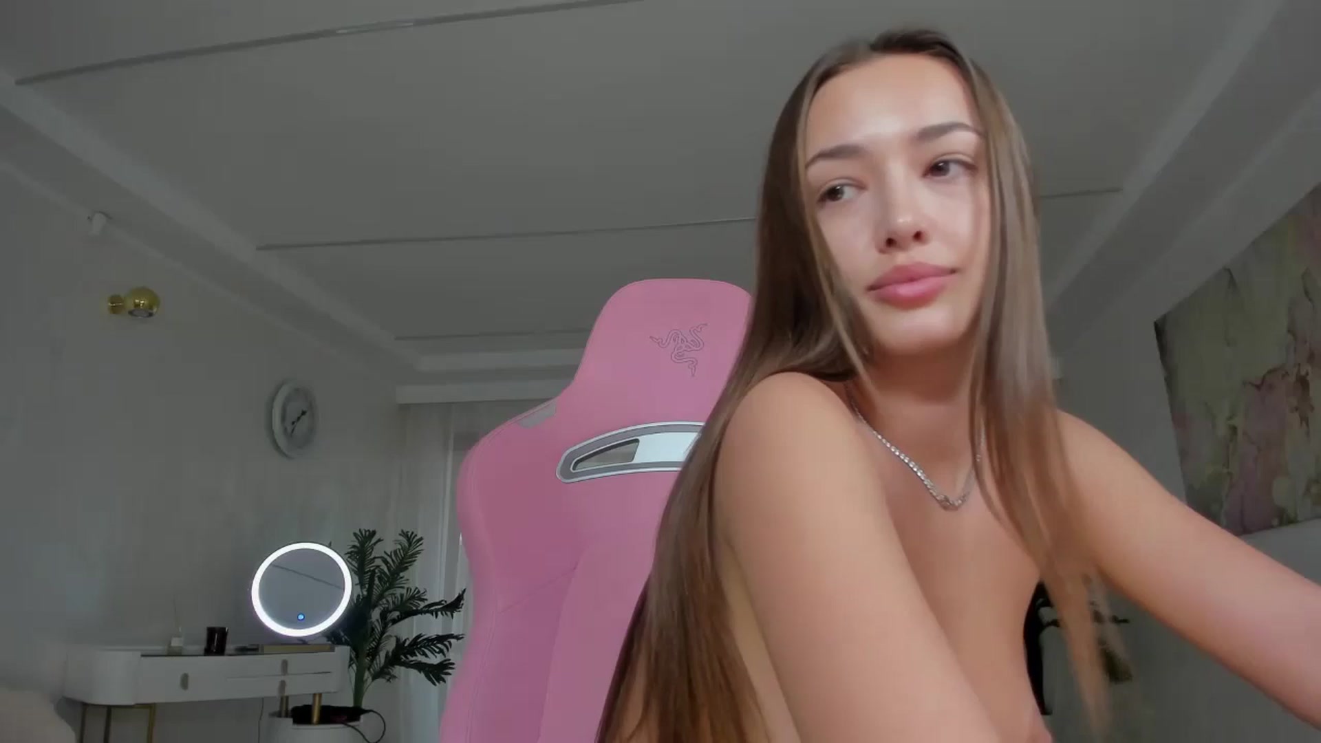 Gallery image thumbnail from Tiffany_H's myfreecams stream on, 12/12/2025, 12:27 image 12 of 20