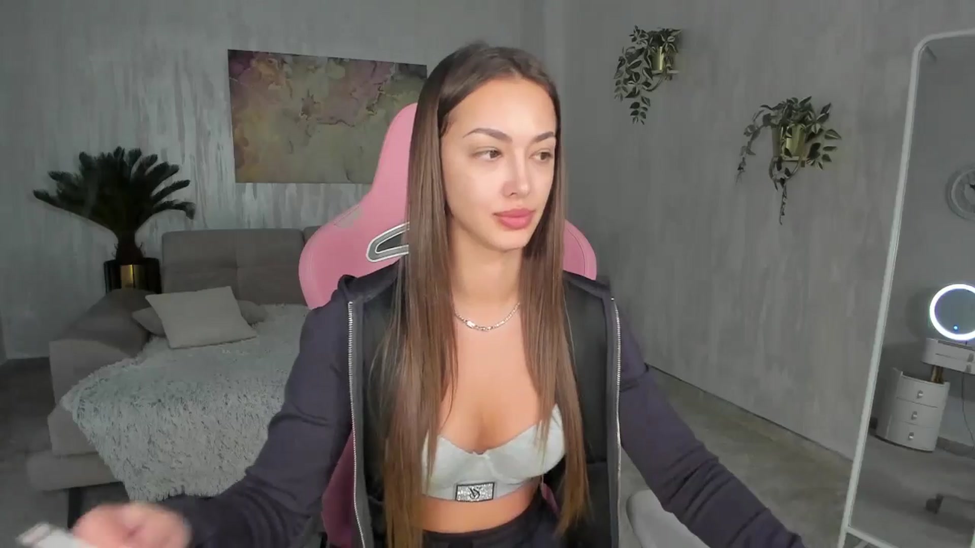 Gallery image thumbnail from Tiffany_H's myfreecams stream on, 01/05/2026, 12:52 image 12 of 20