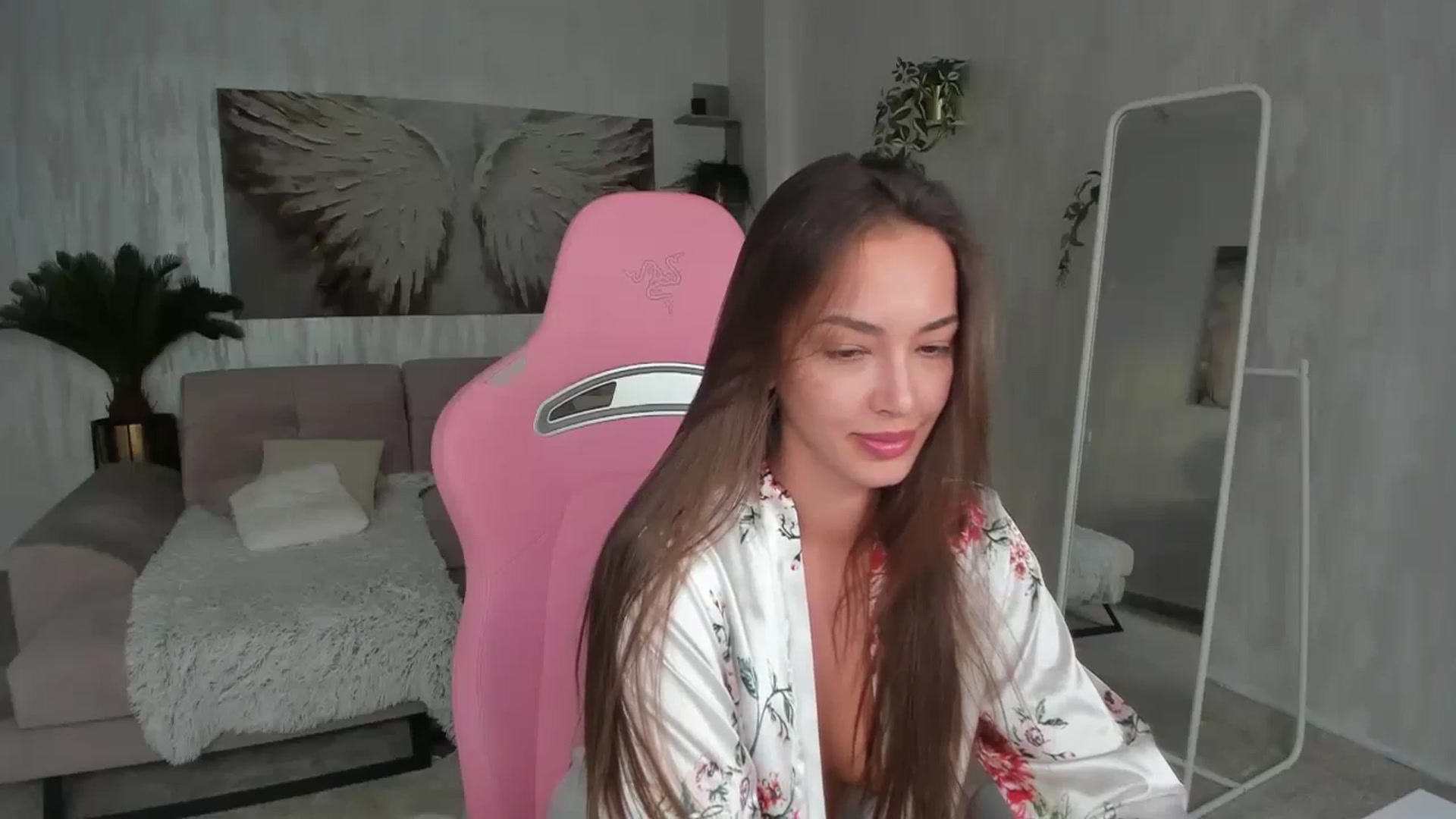 Gallery image thumbnail from Tiffany_H's myfreecams stream on, 01/18/2026, 14:24 image 10 of 20