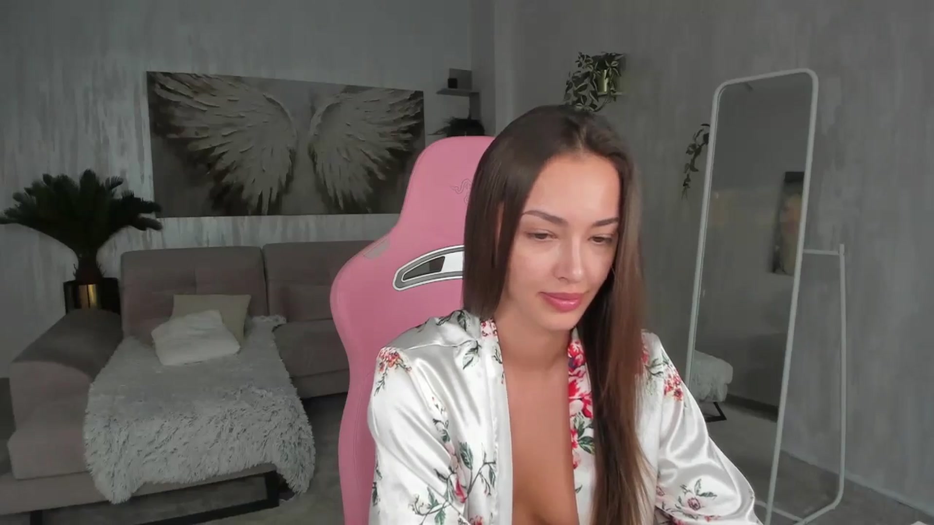 Gallery image thumbnail from Tiffany_H's myfreecams stream on, 01/18/2026, 14:24 image 16 of 20