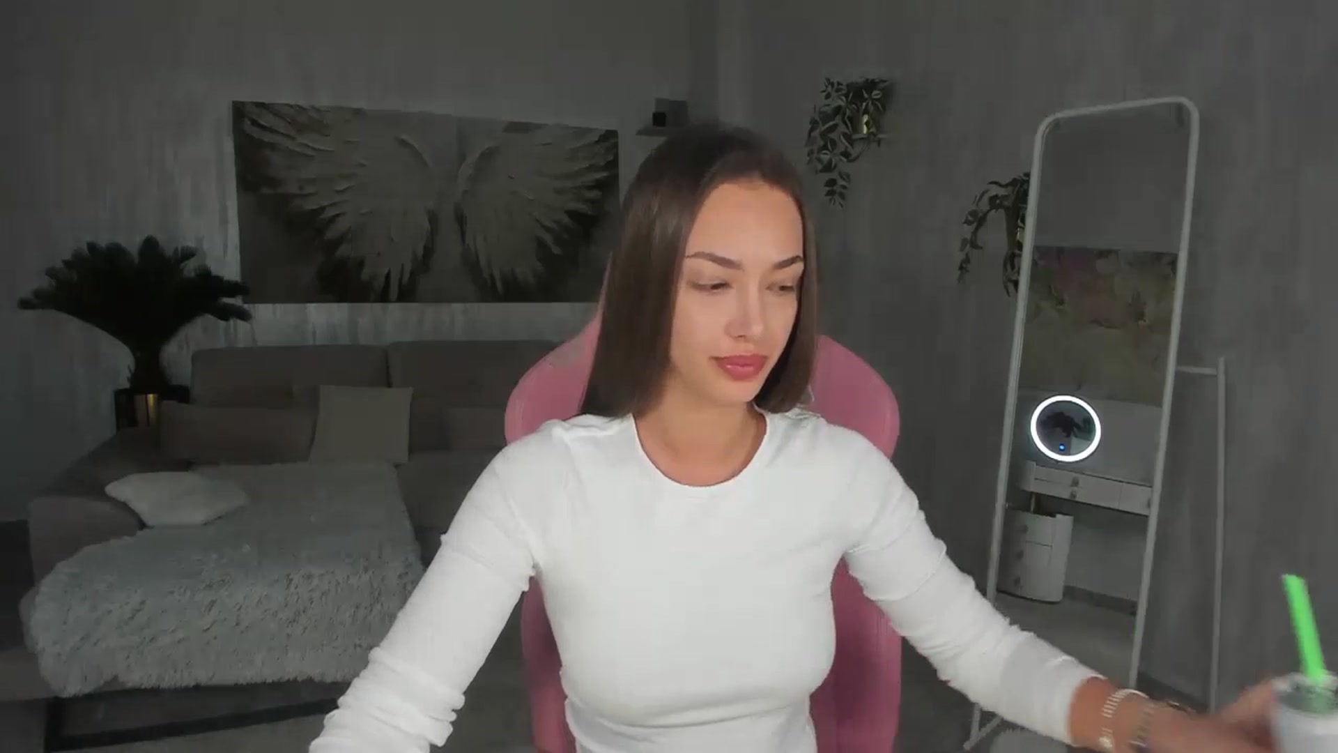 Gallery image thumbnail from Tiffany_H's myfreecams stream on, 01/26/2026, 08:00 image 8 of 20