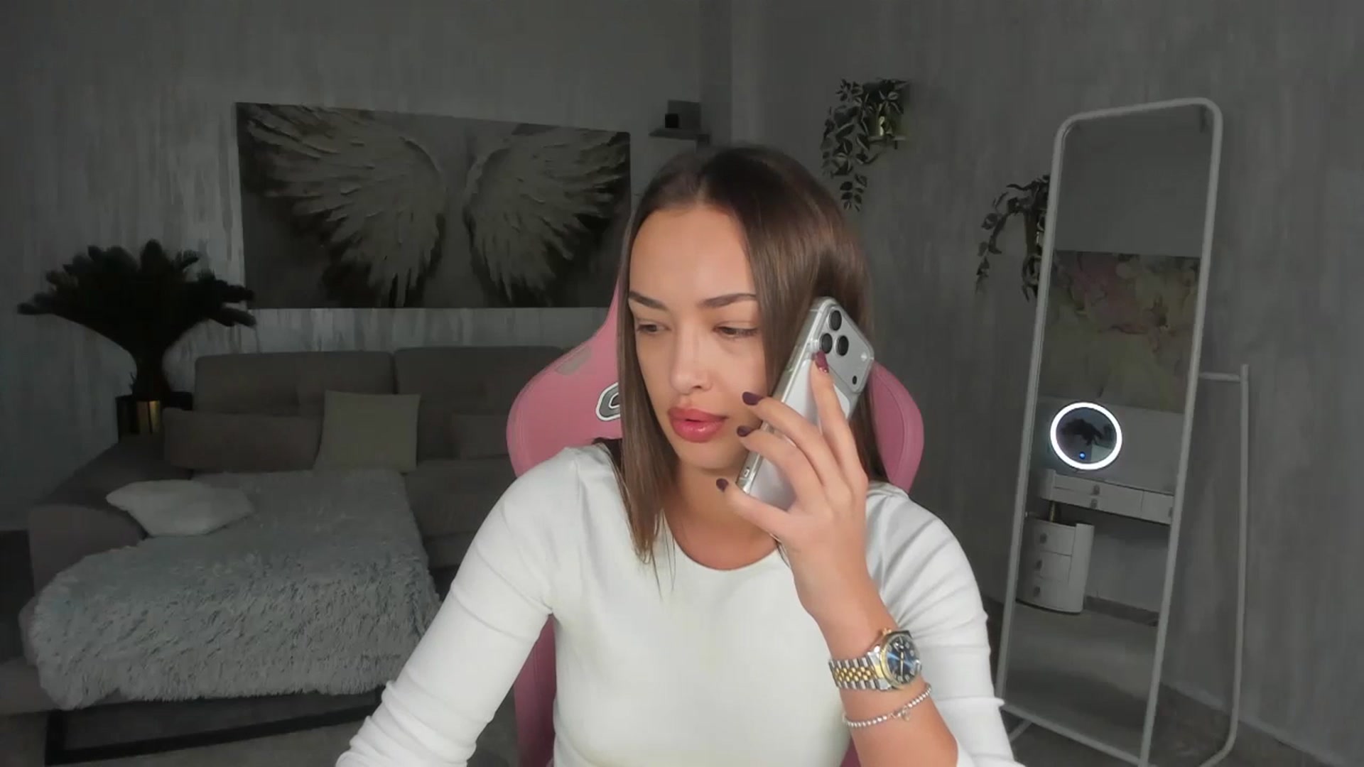 Gallery image thumbnail from Tiffany_H's myfreecams stream on, 01/26/2026, 08:00 image 16 of 20