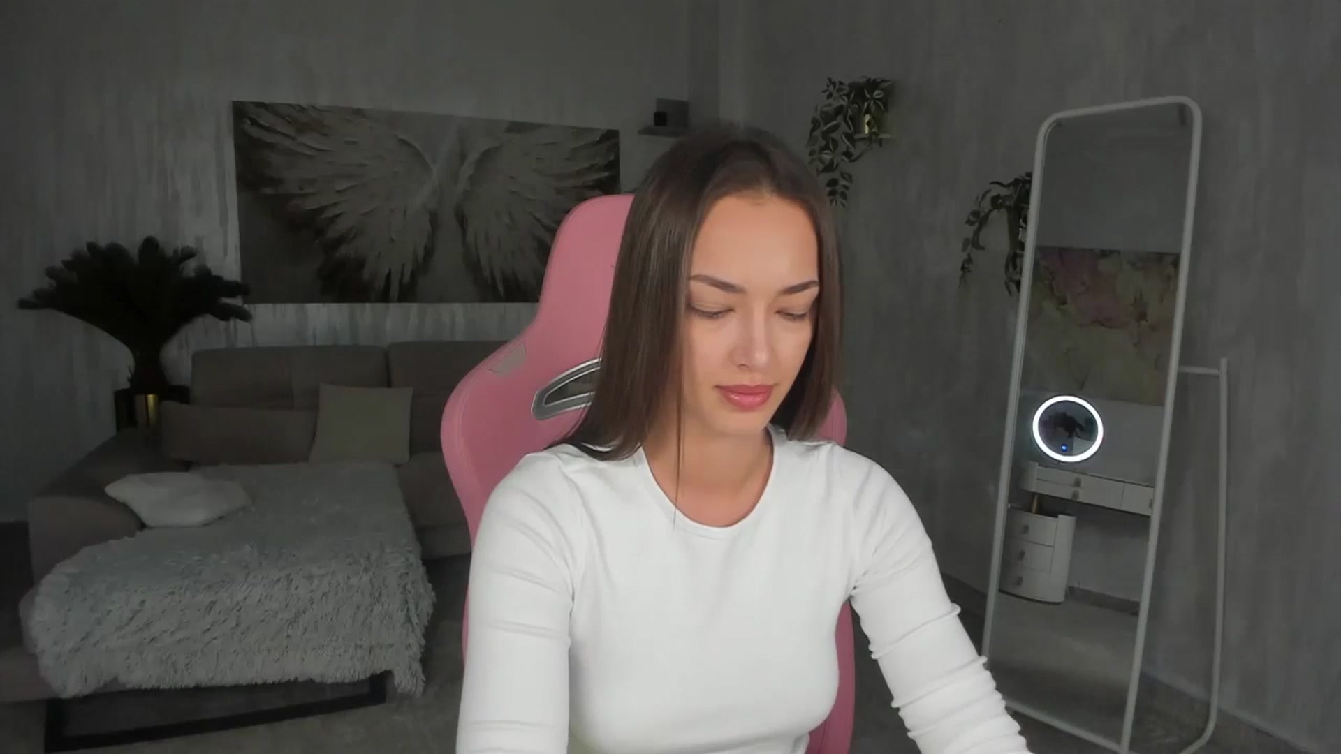 Gallery image thumbnail from Tiffany_H's myfreecams stream on, 01/26/2026, 08:00 image 13 of 20
