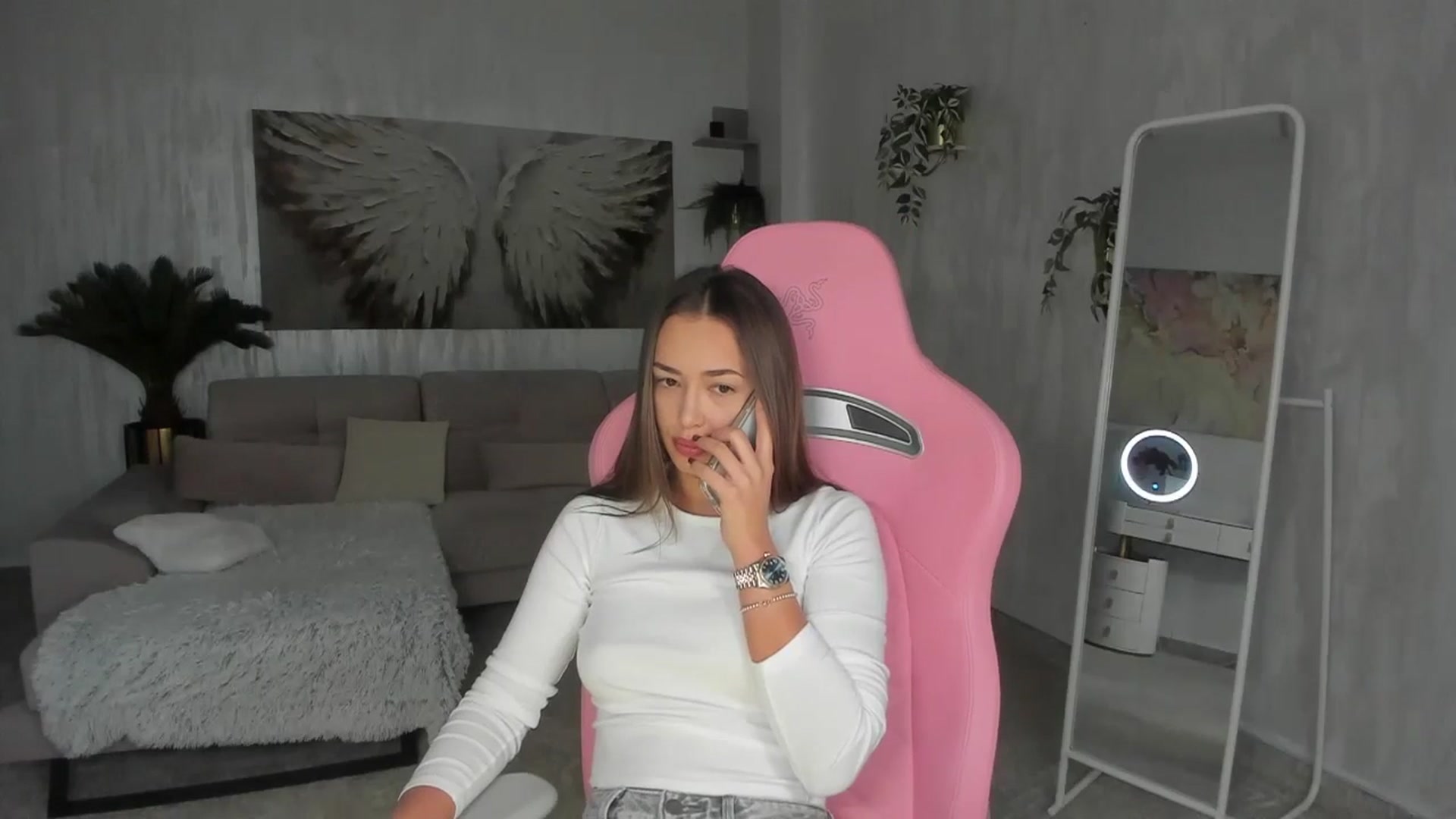 Gallery image thumbnail from Tiffany_H's myfreecams stream on, 01/26/2026, 08:00 image 18 of 20