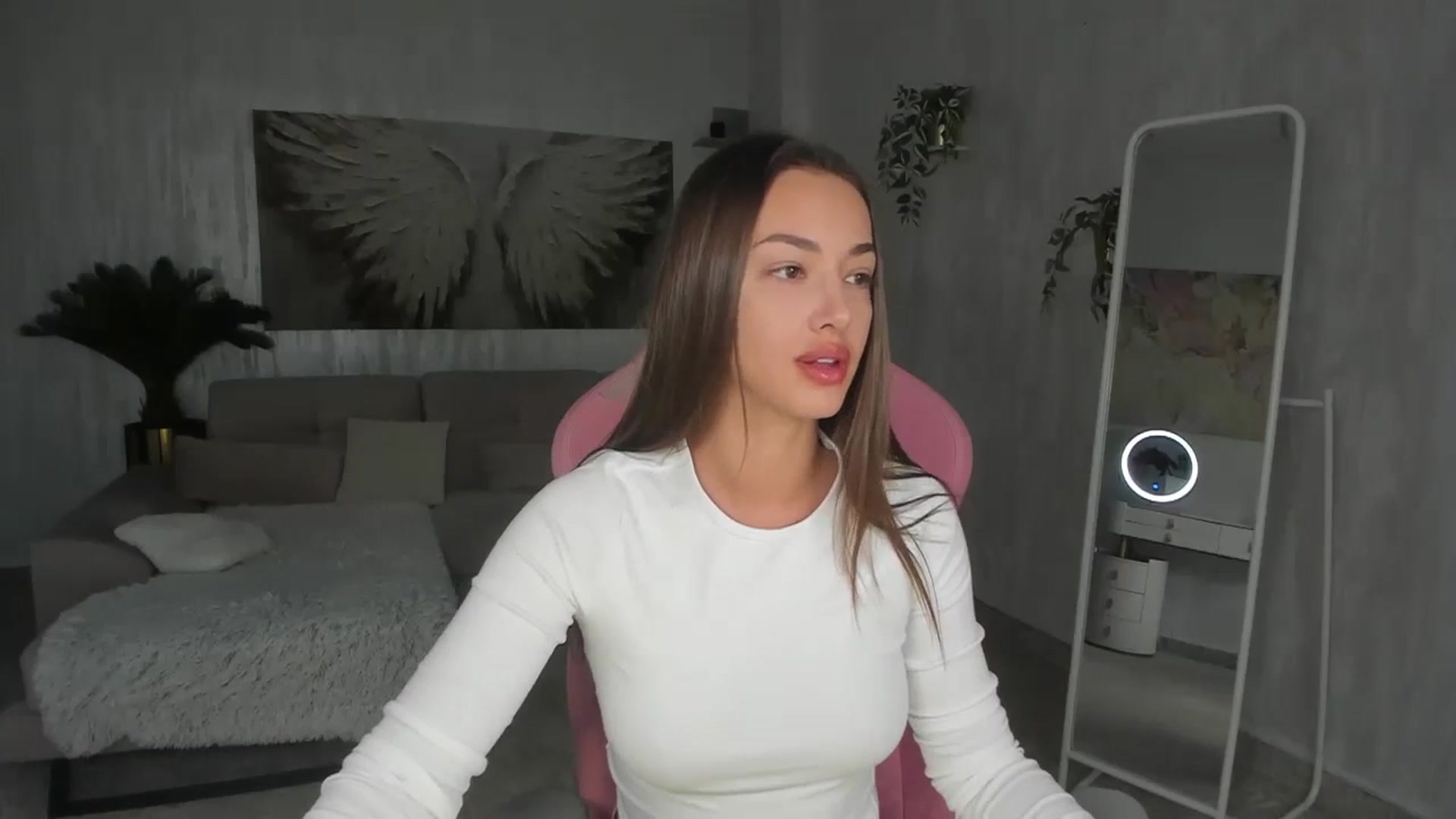 Gallery image thumbnail from Tiffany_H's myfreecams stream on, 01/26/2026, 08:00 image 6 of 20