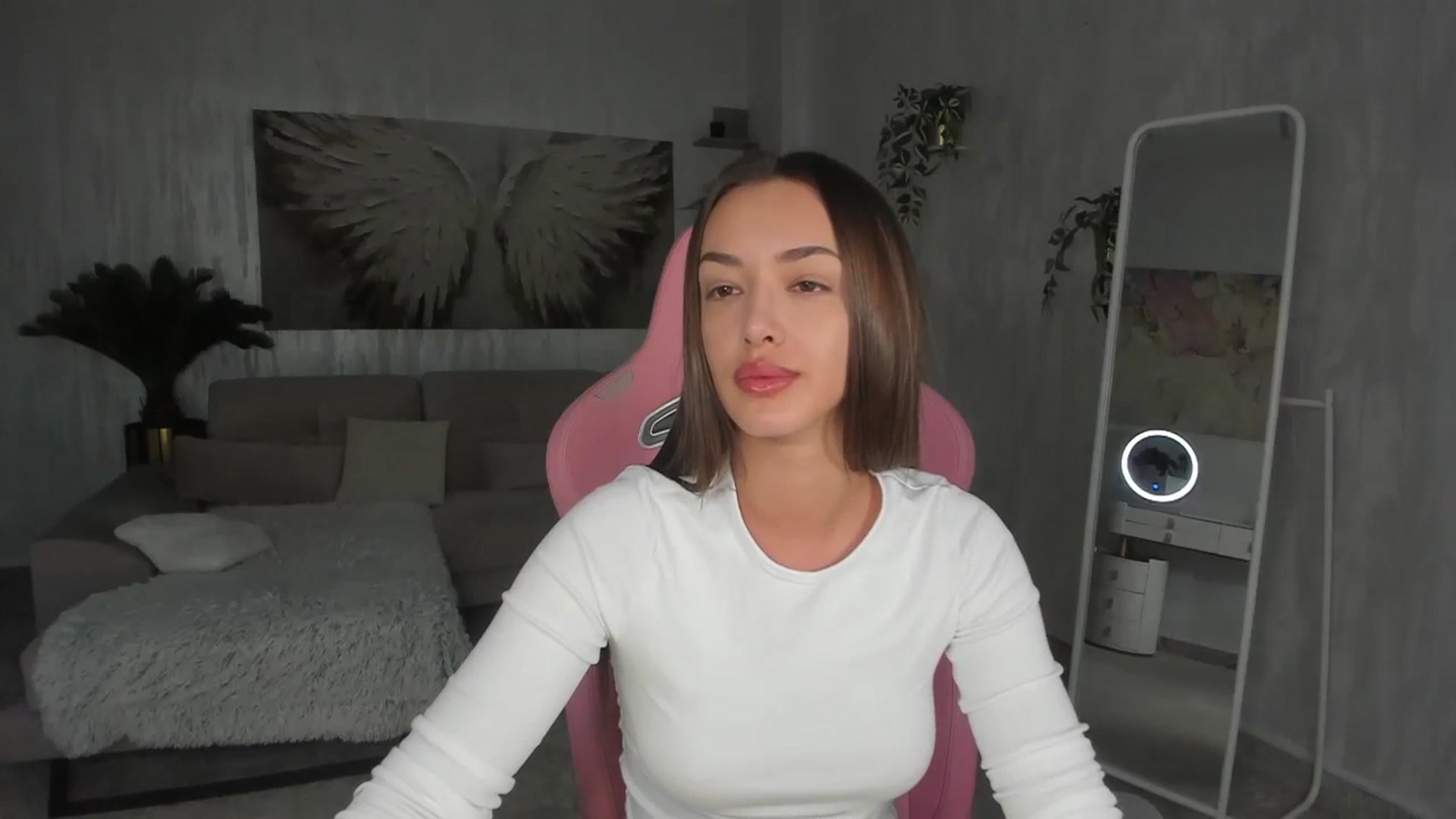 Gallery image thumbnail from Tiffany_H's myfreecams stream on, 01/26/2026, 08:00 image 10 of 20