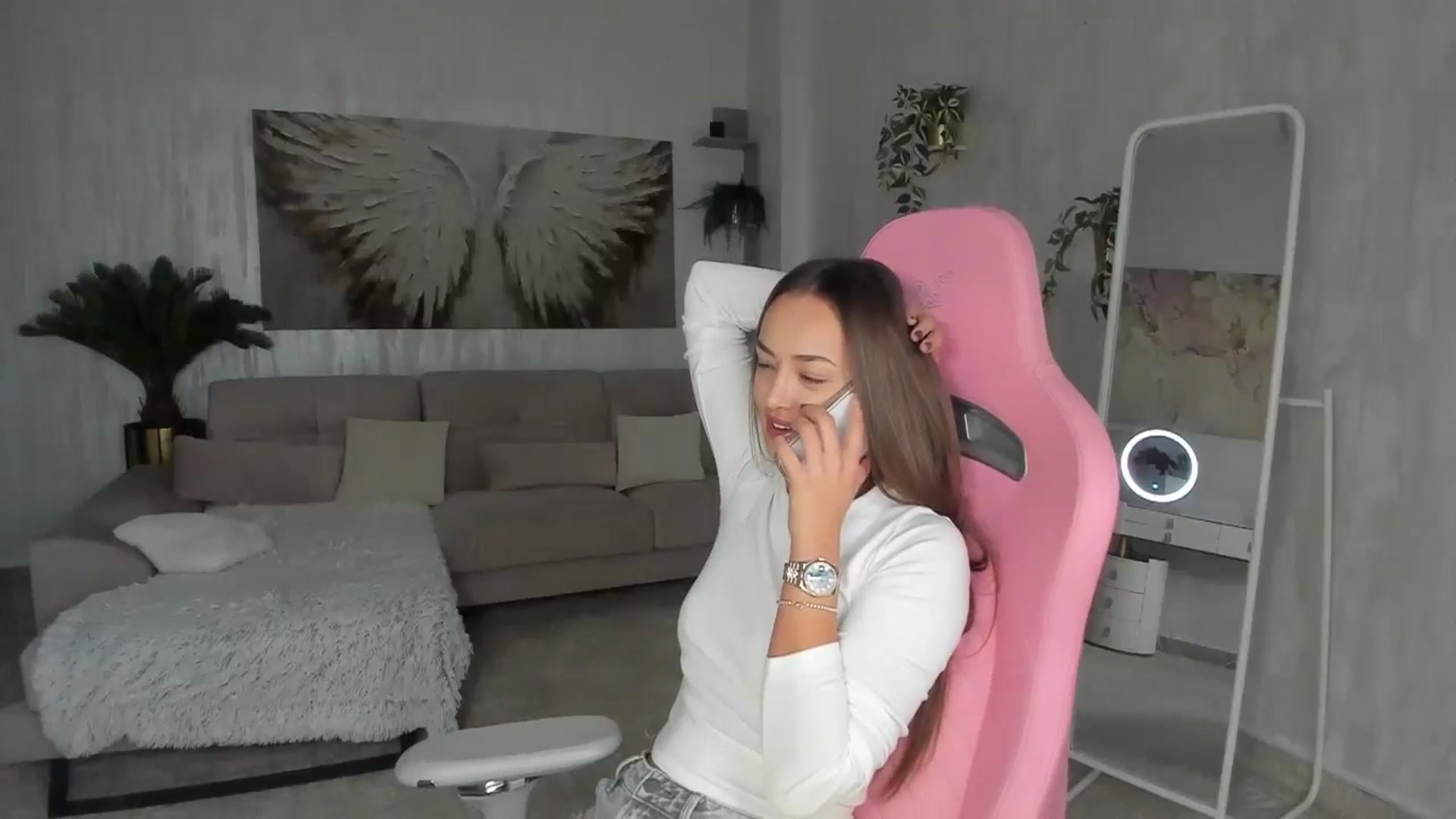 Gallery image thumbnail from Tiffany_H's myfreecams stream on, 01/26/2026, 08:00 image 17 of 20