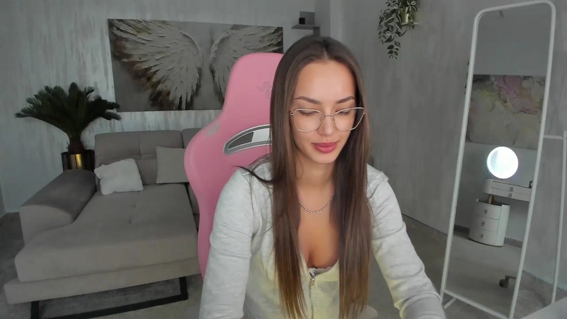 Gallery image thumbnail from Tiffany_H's myfreecams stream on, 02/13/2026, 08:40 image 8 of 20