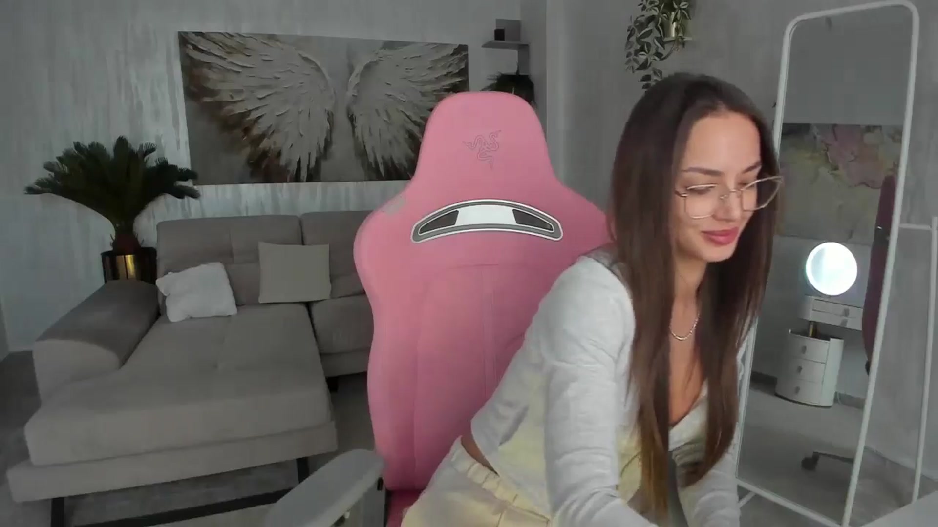 Gallery image thumbnail from Tiffany_H's myfreecams stream on, 02/13/2026, 08:40 image 9 of 20