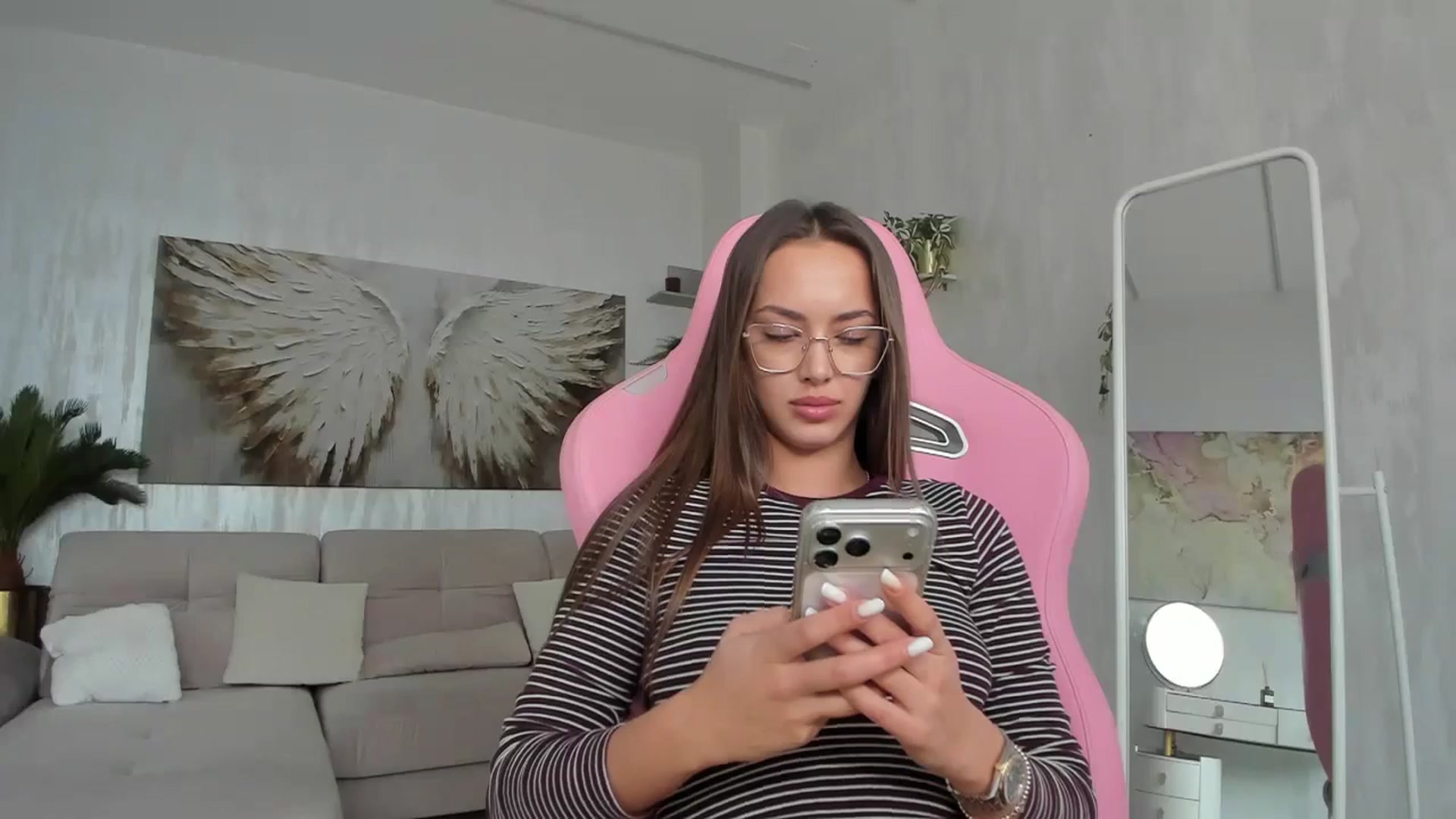 Gallery image thumbnail from Tiffany_H's myfreecams stream on, 02/14/2026, 13:11 image 3 of 20