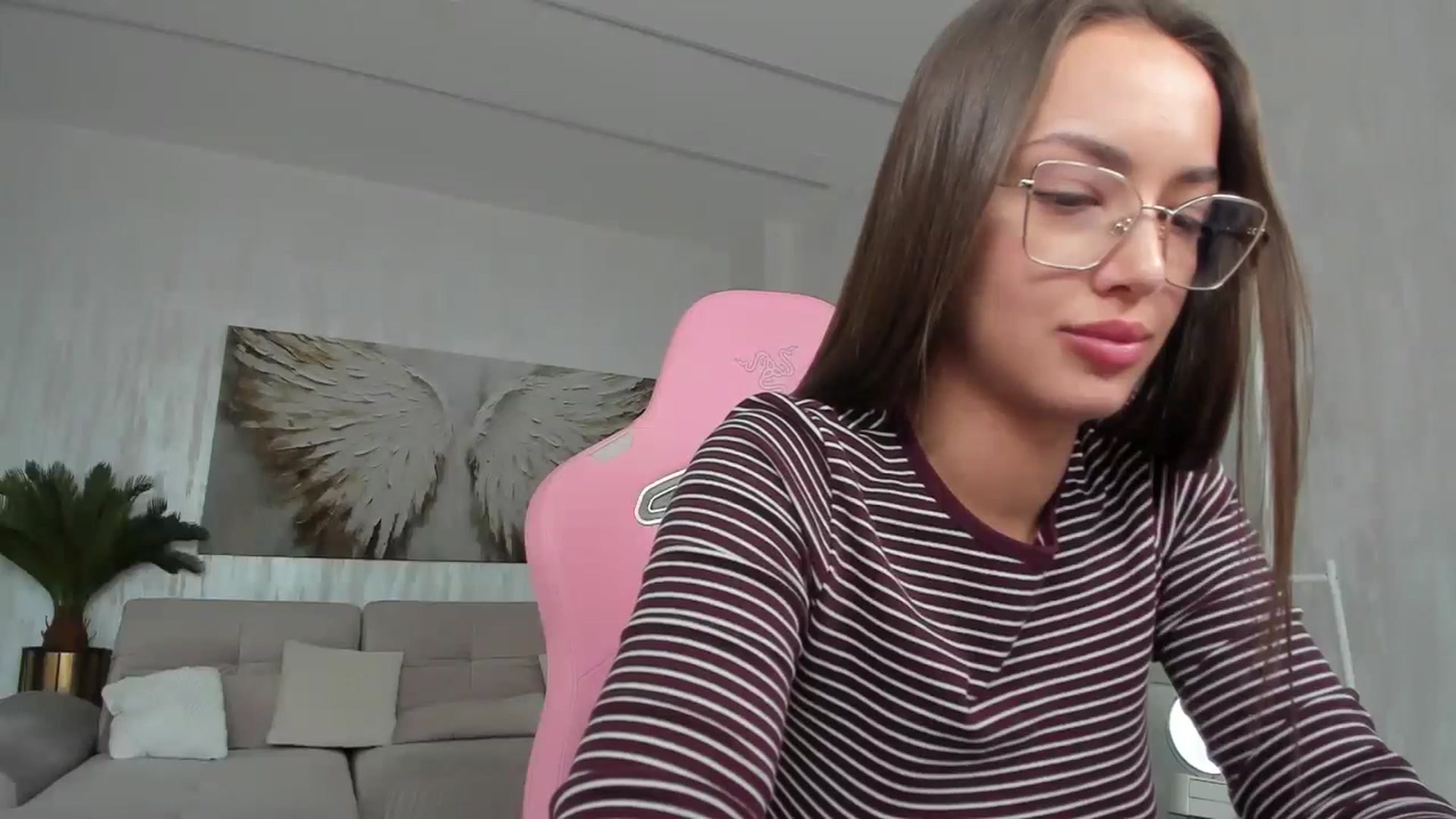 Gallery image thumbnail from Tiffany_H's myfreecams stream on, 02/14/2026, 13:11 image 15 of 20