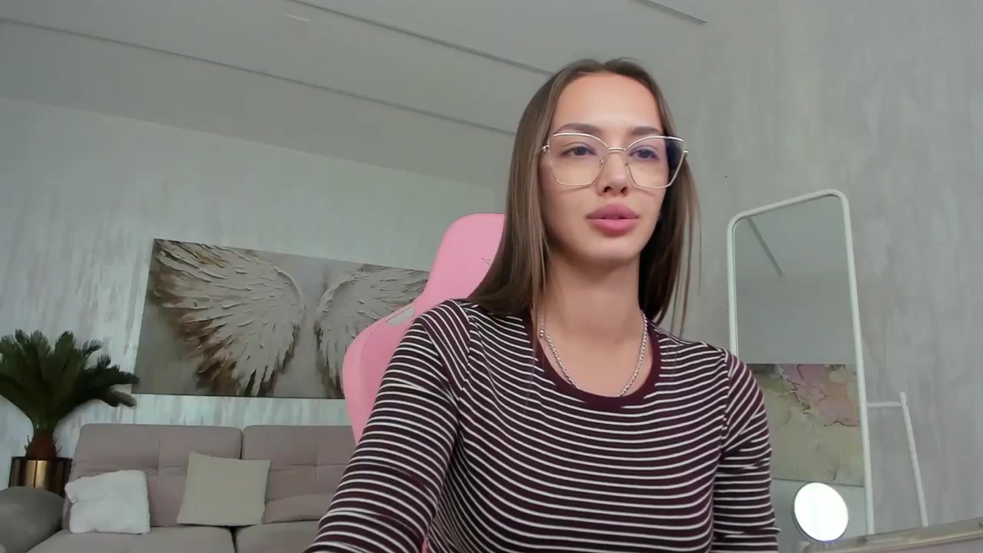 Gallery image thumbnail from Tiffany_H's myfreecams stream on, 02/14/2026, 13:11 image 17 of 20