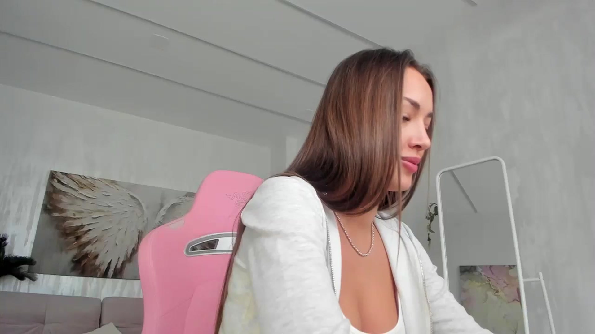 Gallery image thumbnail from Tiffany_H's myfreecams stream on, 02/21/2026, 13:01 image 17 of 20