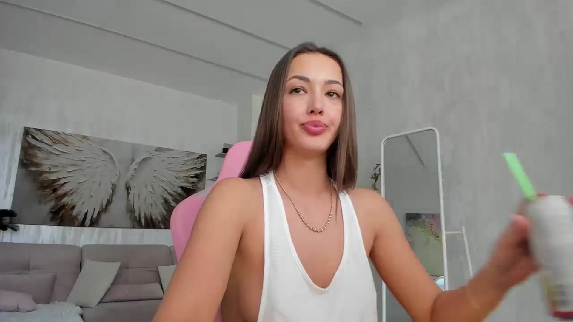 Gallery image thumbnail from Tiffany_H's myfreecams stream on, 02/25/2026, 12:00 image 17 of 20