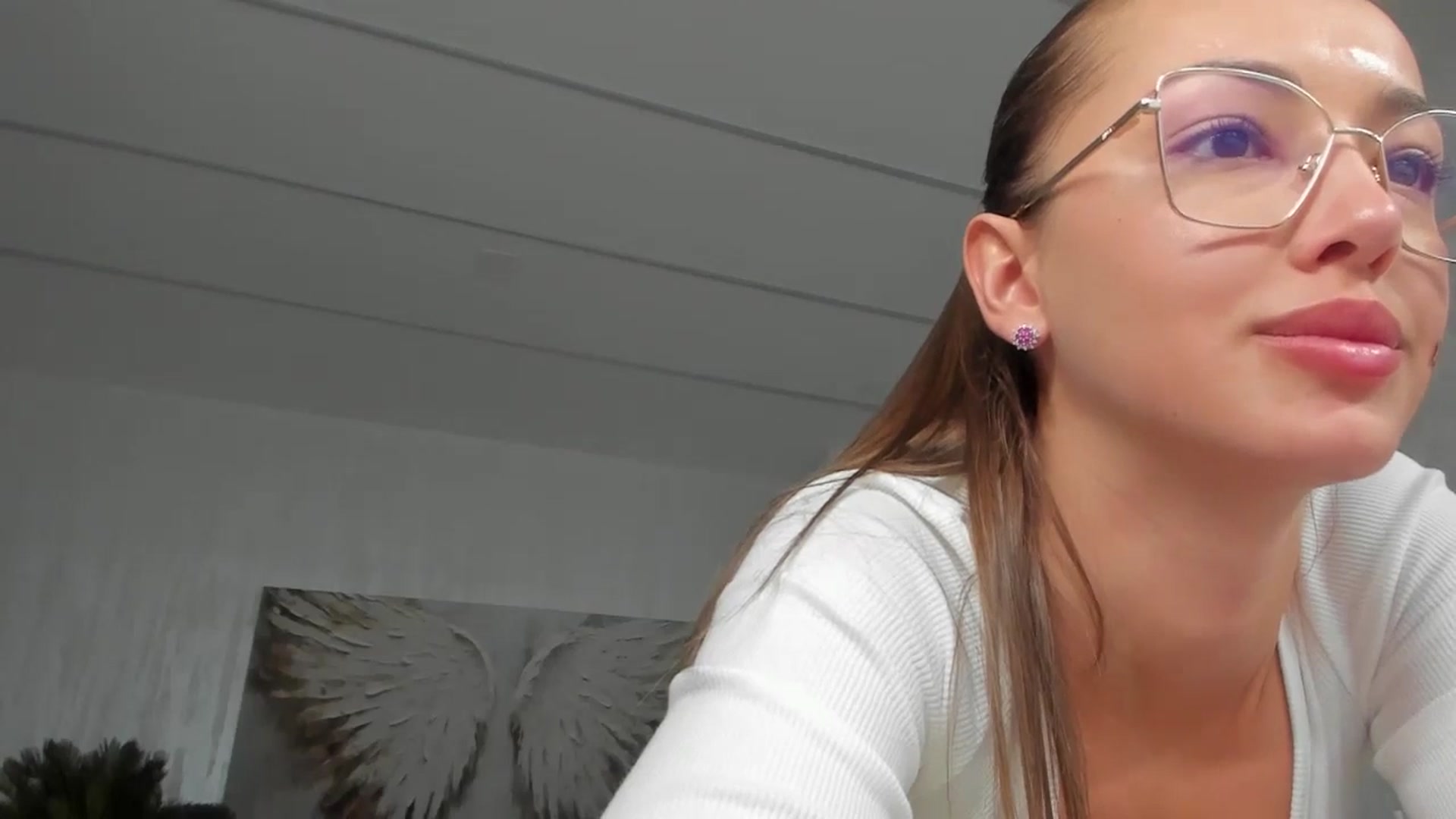 Gallery image thumbnail from Tiffany_H's myfreecams stream on, 03/30/2026, 10:58 image 18 of 20